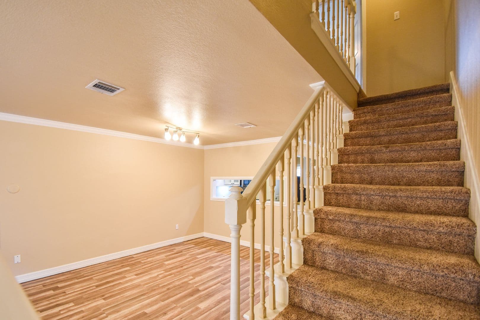 Euless House: 87 Winchester Drive