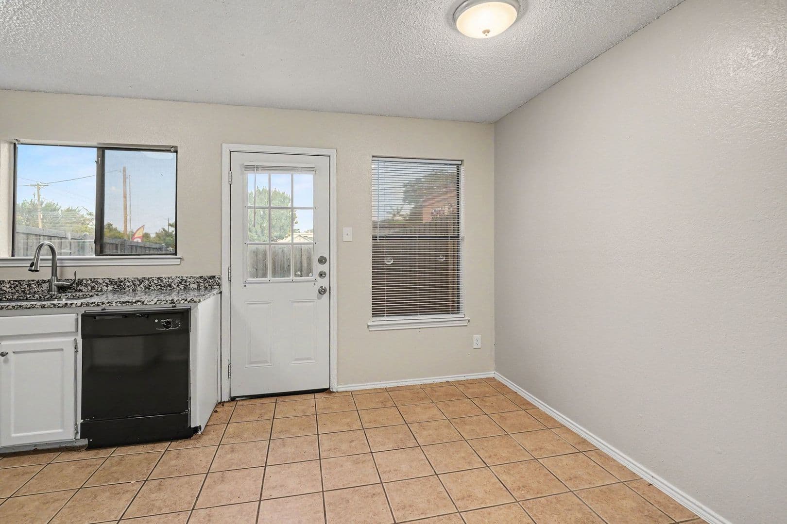 Haltom City House: 3301 Aurora Street