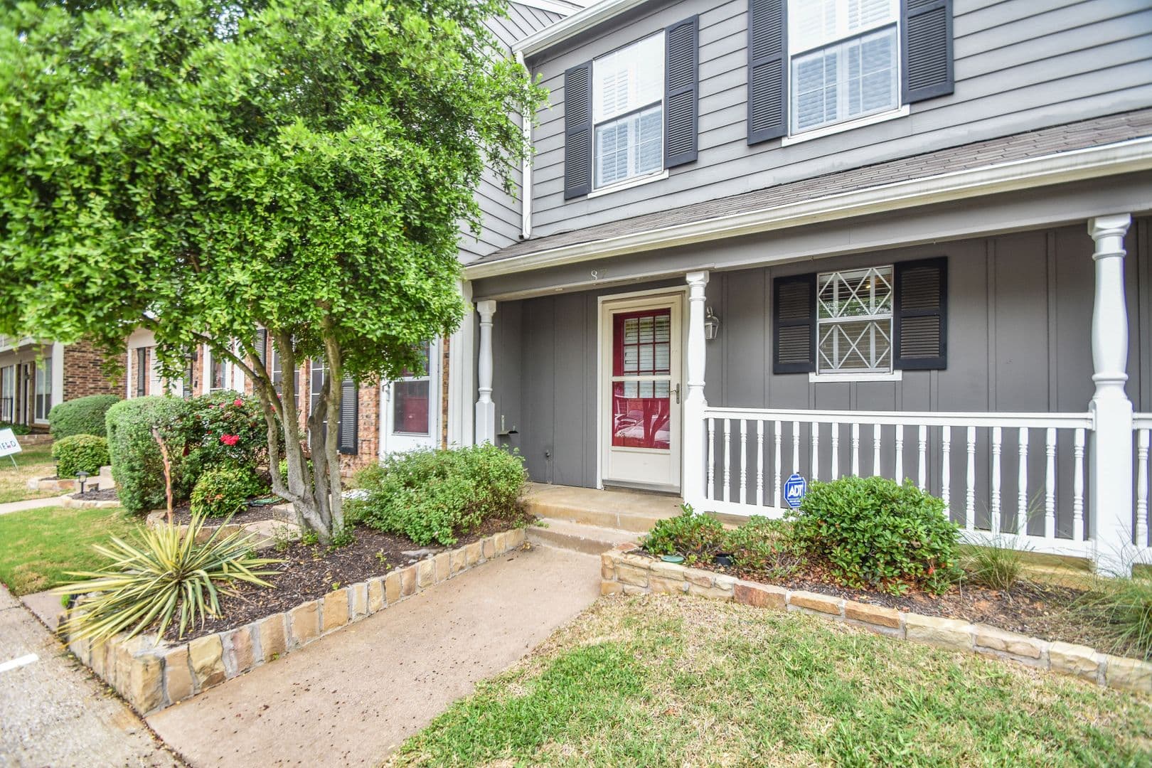 Euless House: 87 Winchester Drive