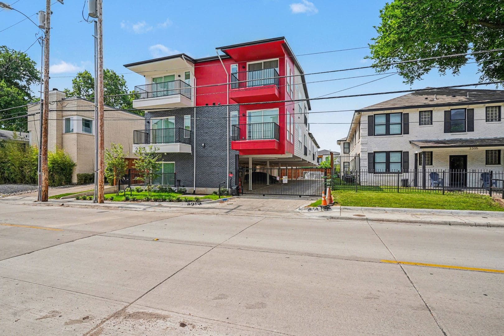 Dallas House: 2217 N Fitzhugh Avenue #101