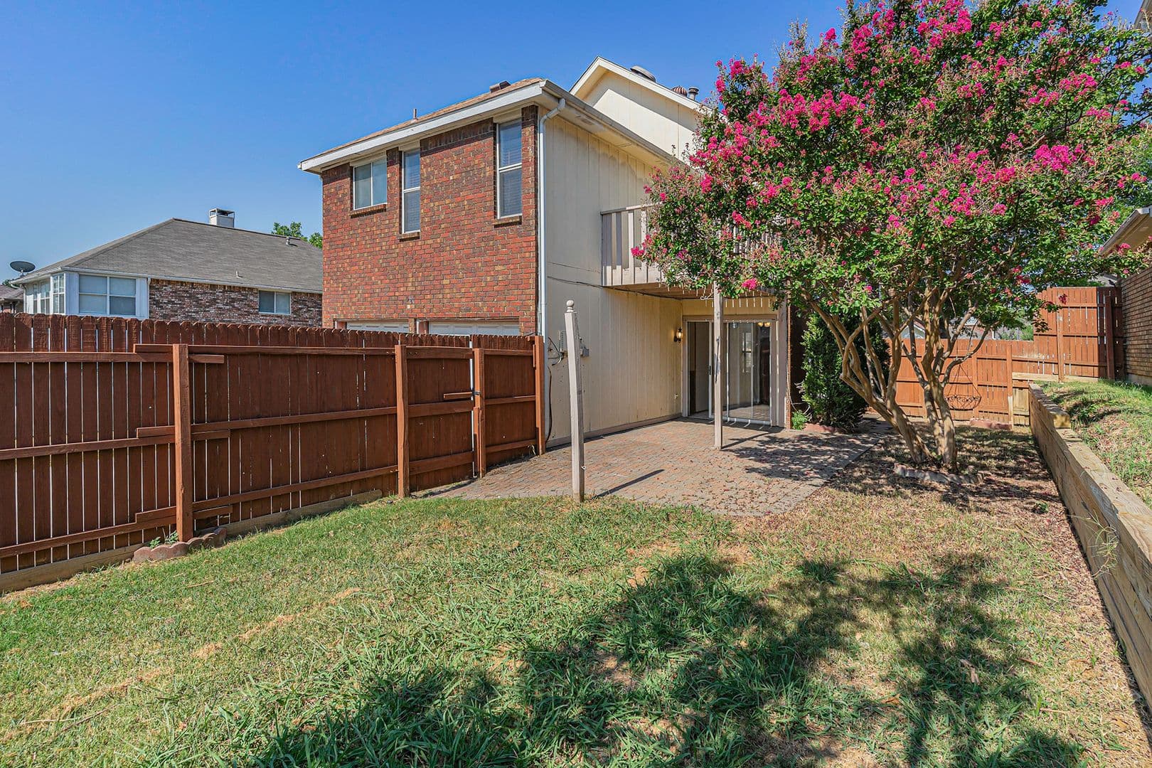 Coppell House: 588 Lake Forest Drive