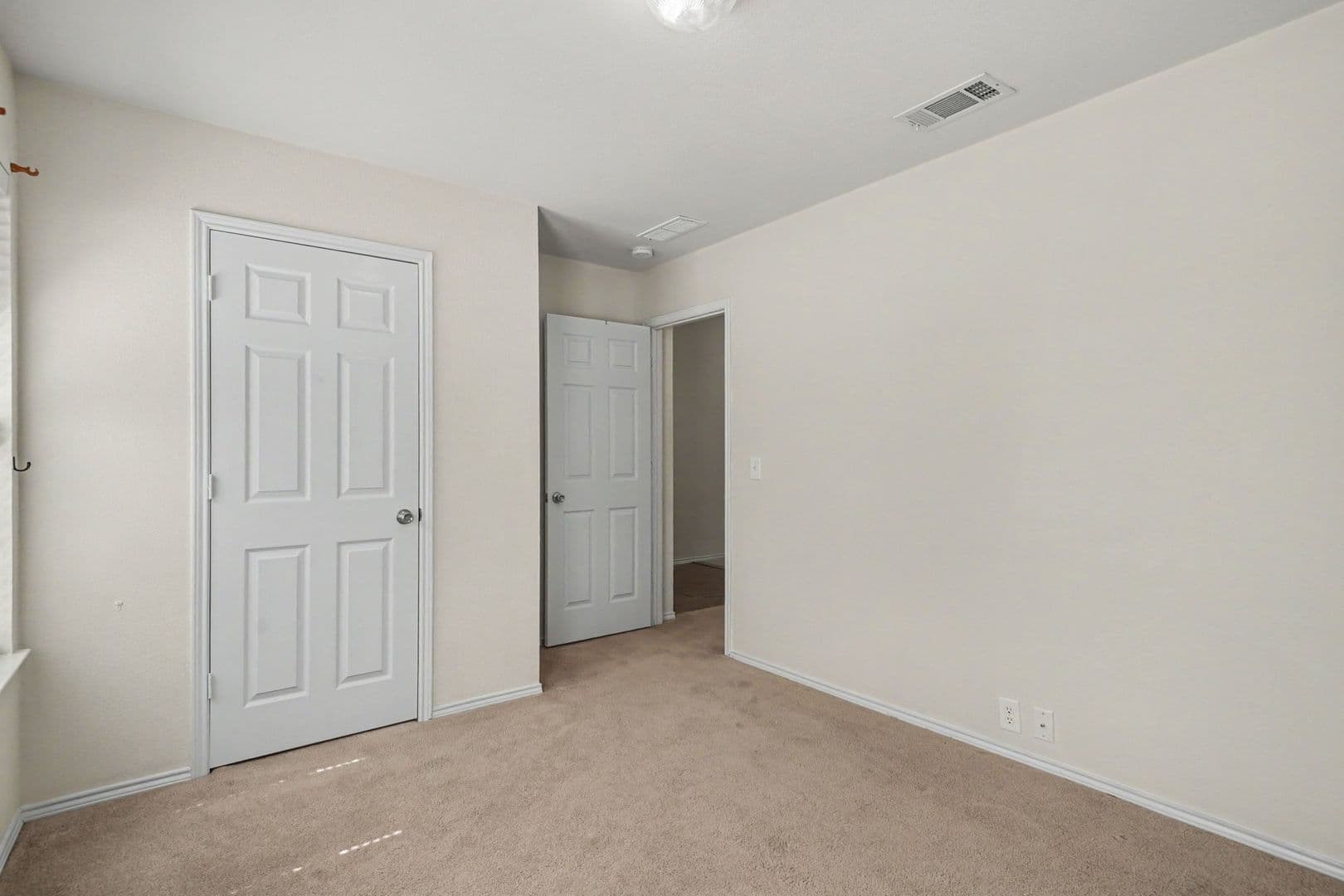 Wylie House: 1327 Primrose Drive