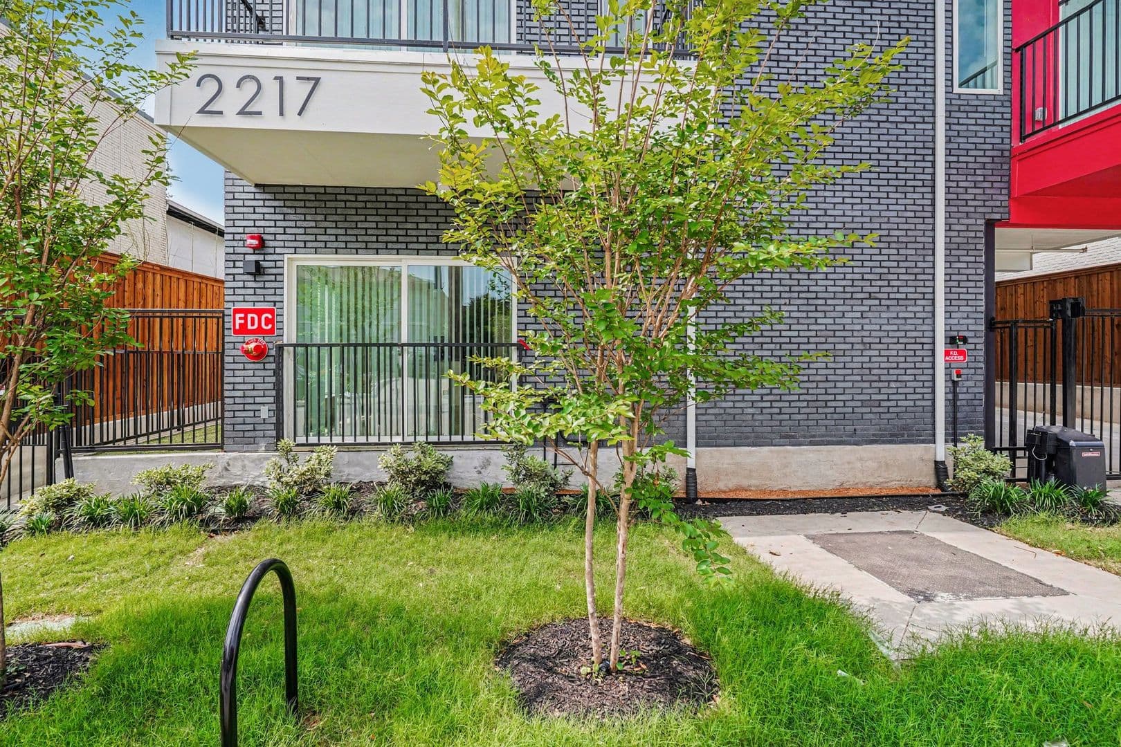 Dallas House: 2217 N Fitzhugh Avenue #301
