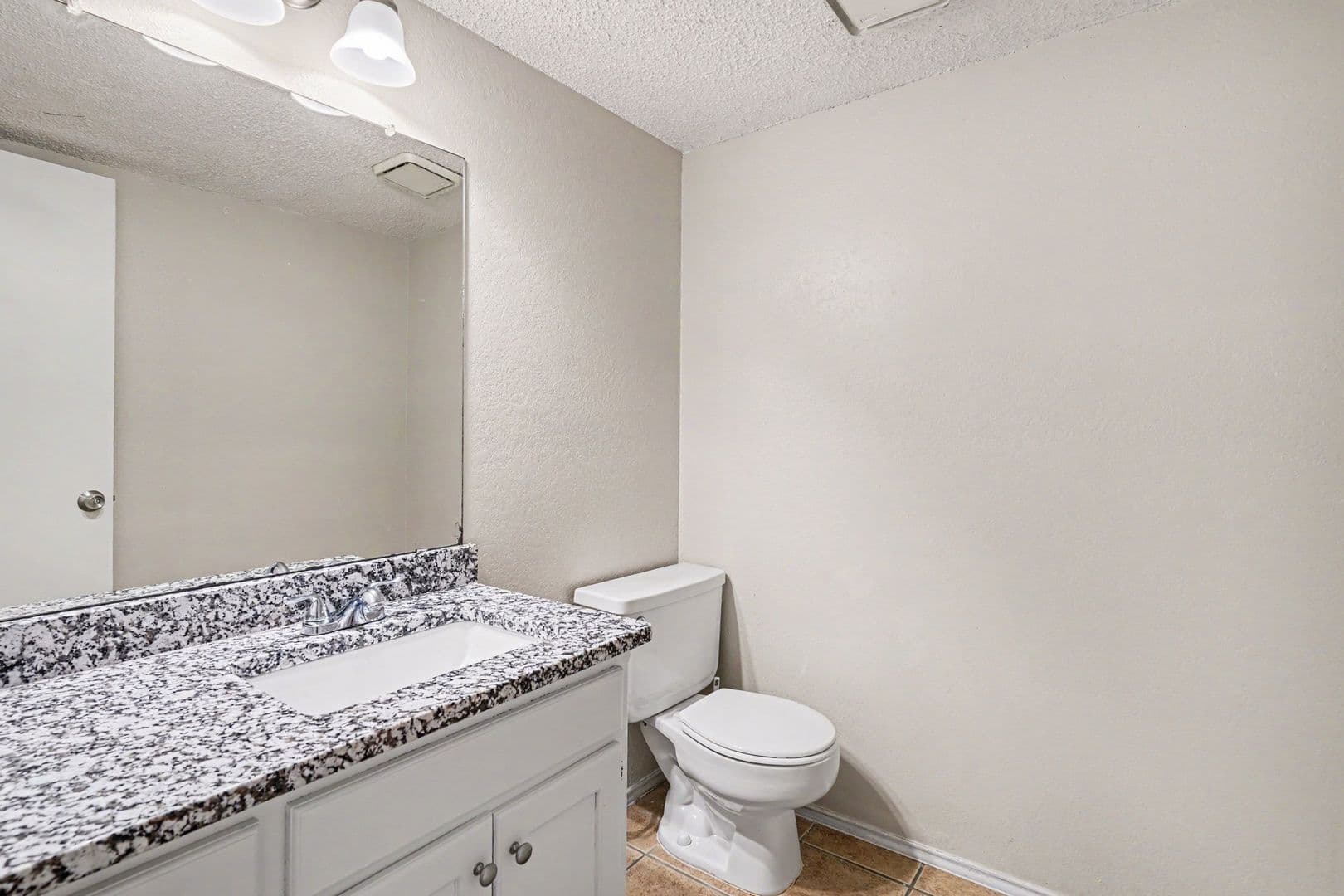 Haltom City House: 3301 Aurora Street