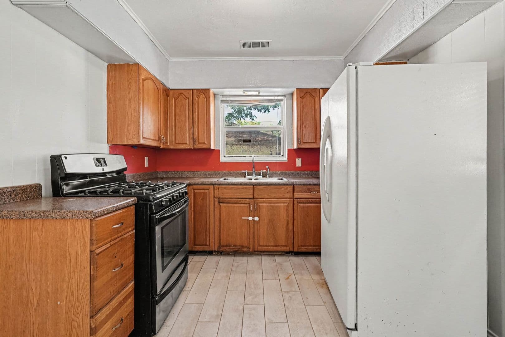 Dallas House: 2409 Materhorn Dr