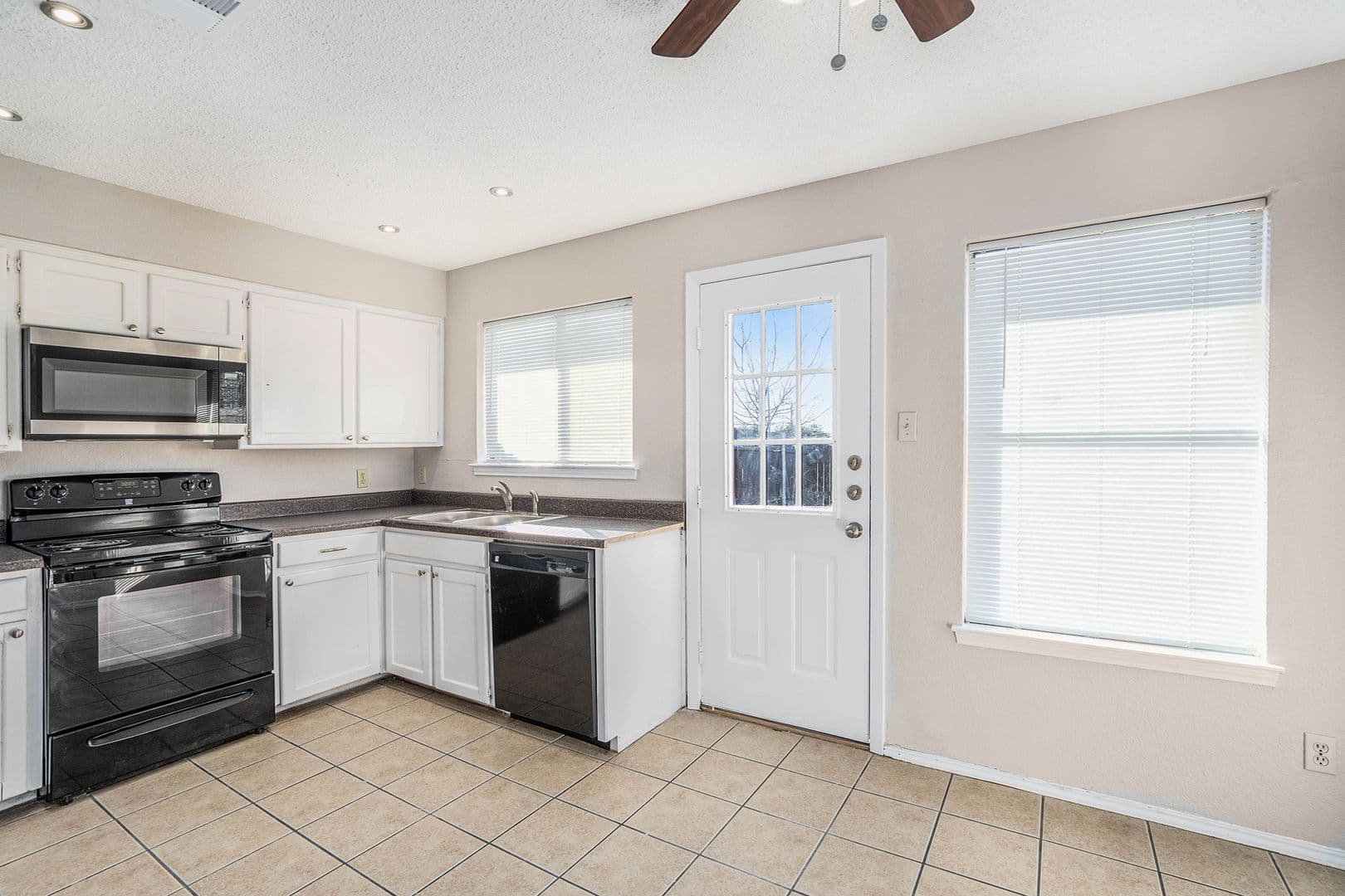 Haltom City House: 3301 Aurora Street