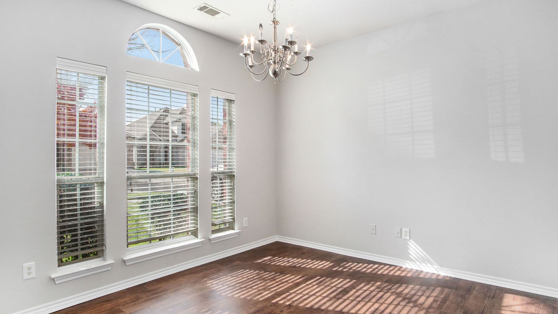 Fort Worth House: 6036 Horse Trap Drive