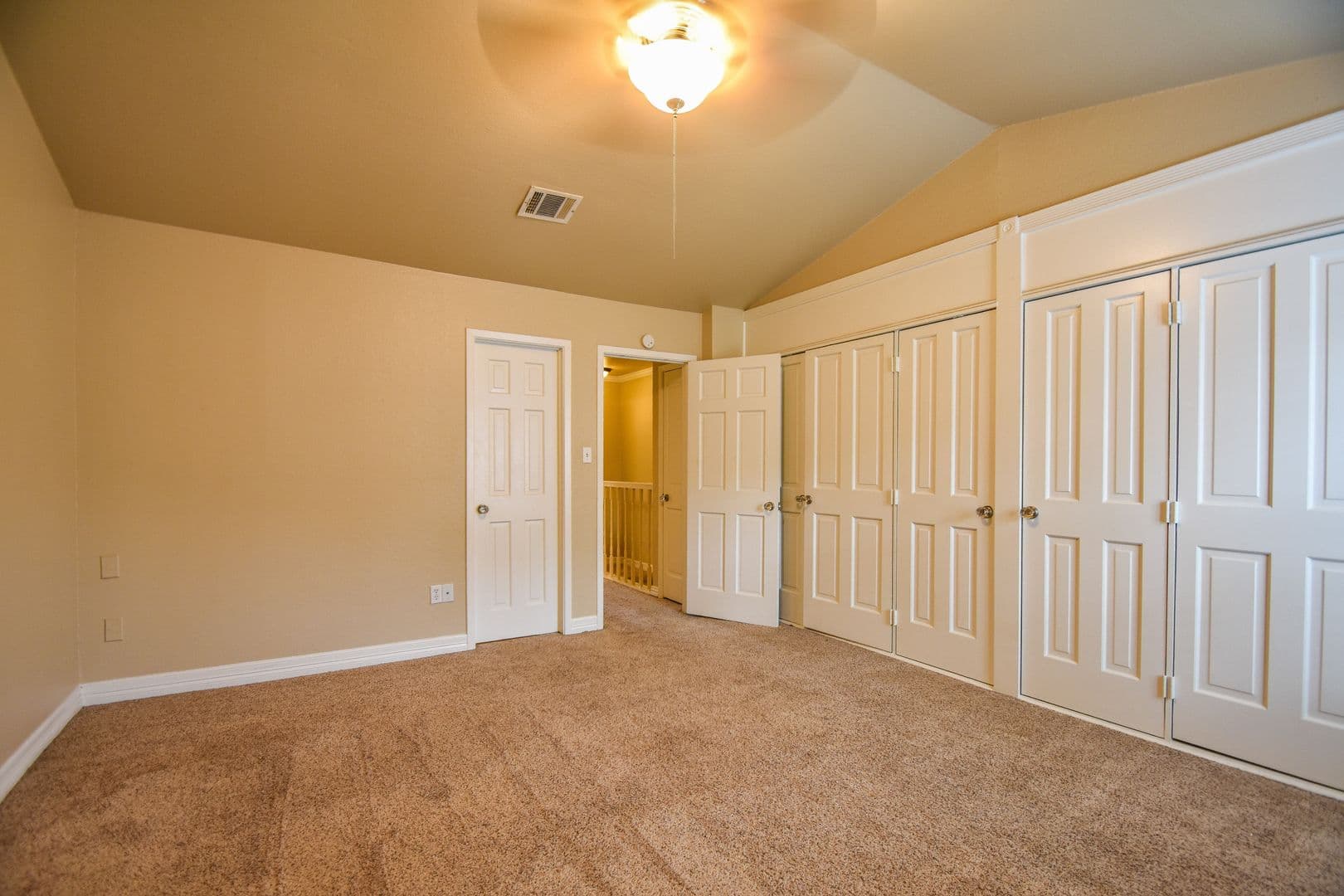 Euless House: 87 Winchester Drive