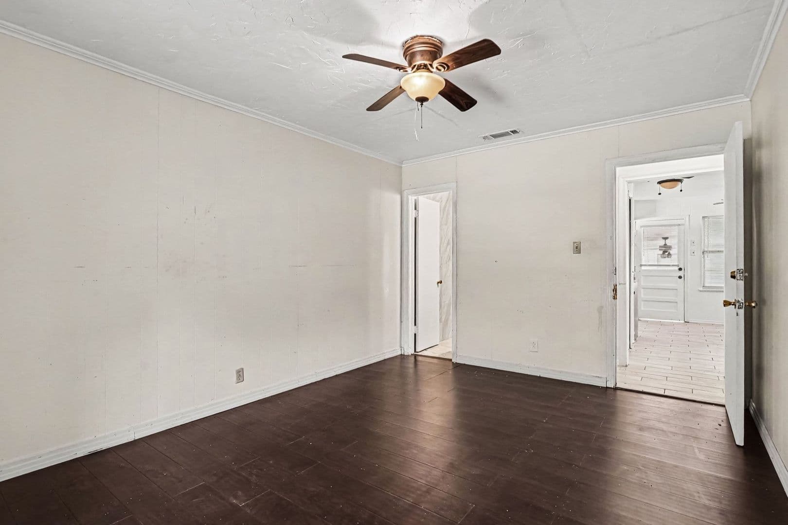 Dallas House: 2409 Materhorn Dr