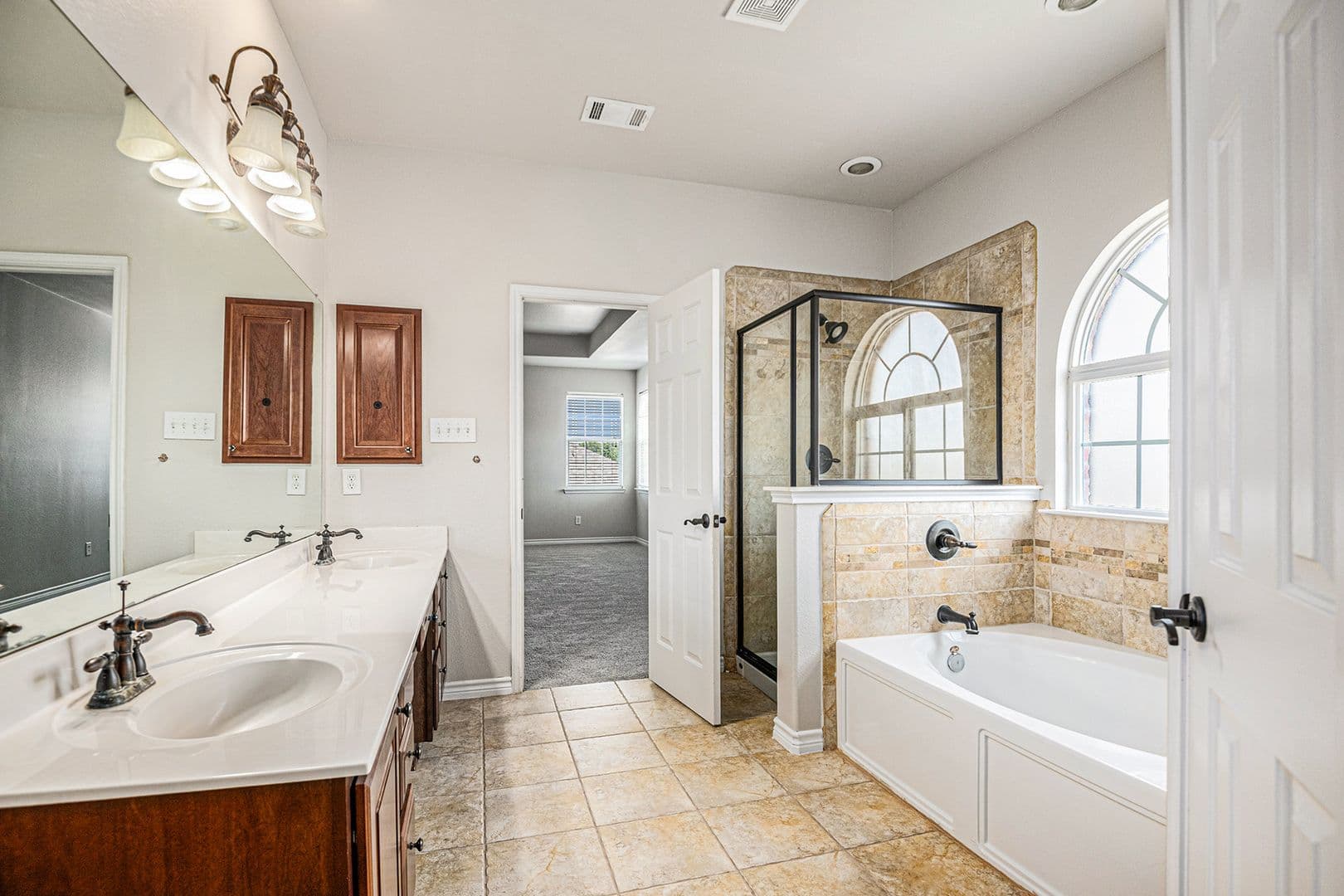 Euless House: 605 Port Royale Way
