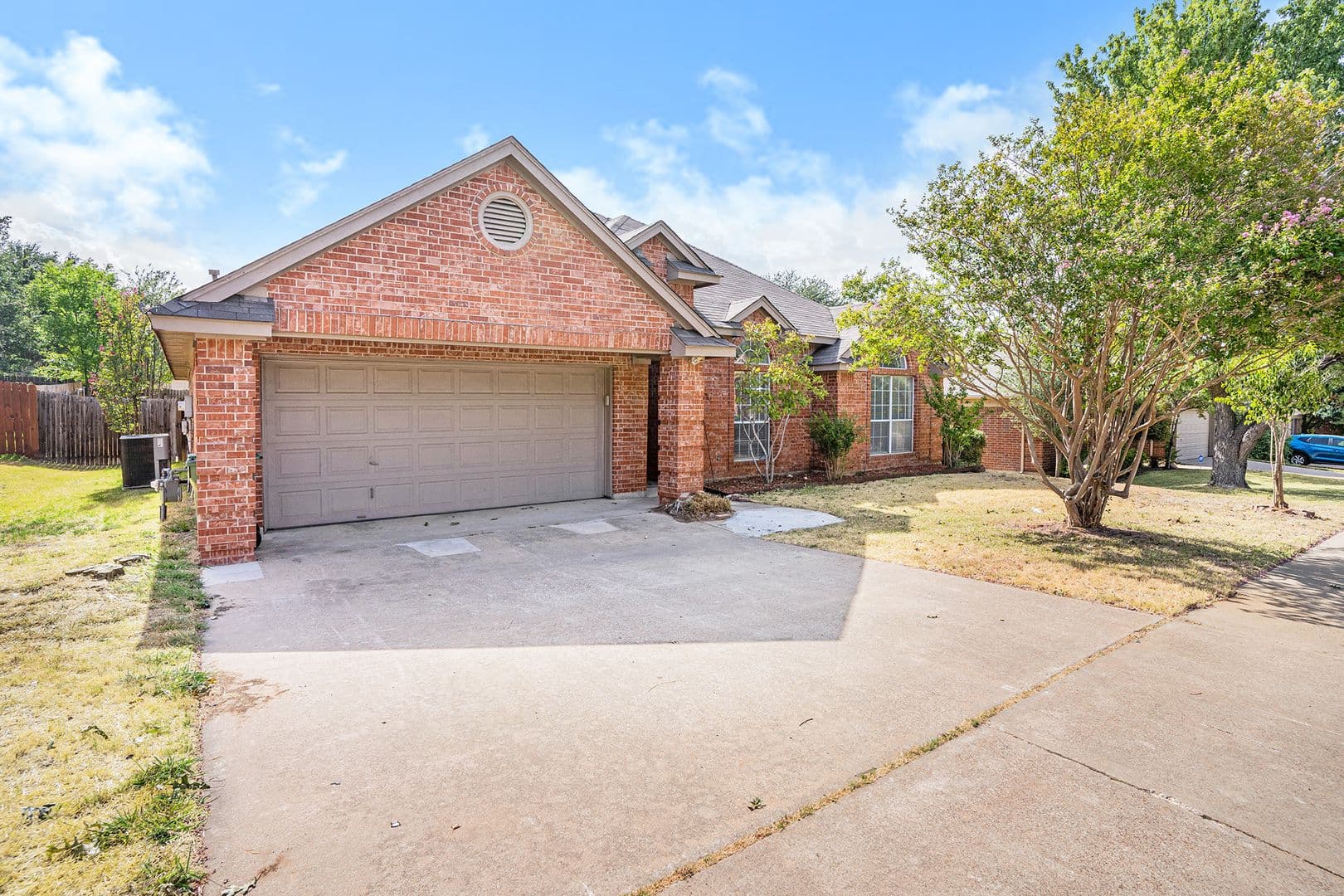 Arlington House: 4712 Shorewood Drive
