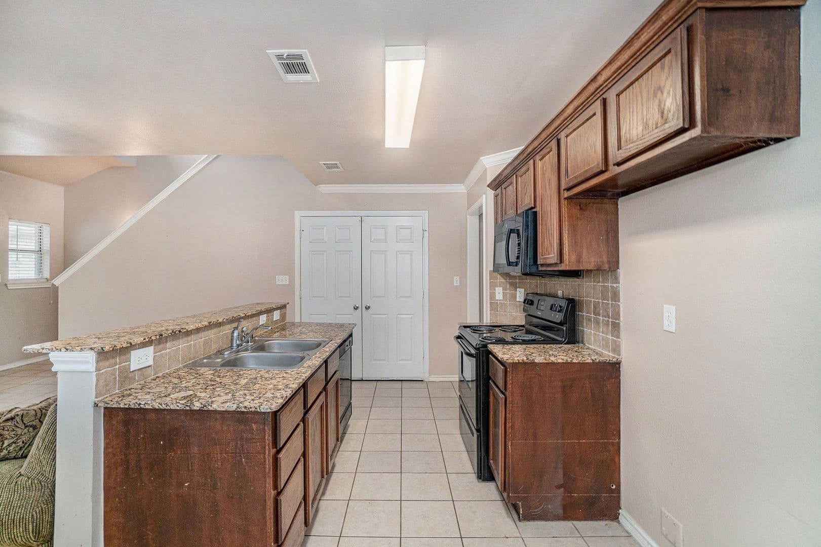 Crowley House: 542 Mast Court