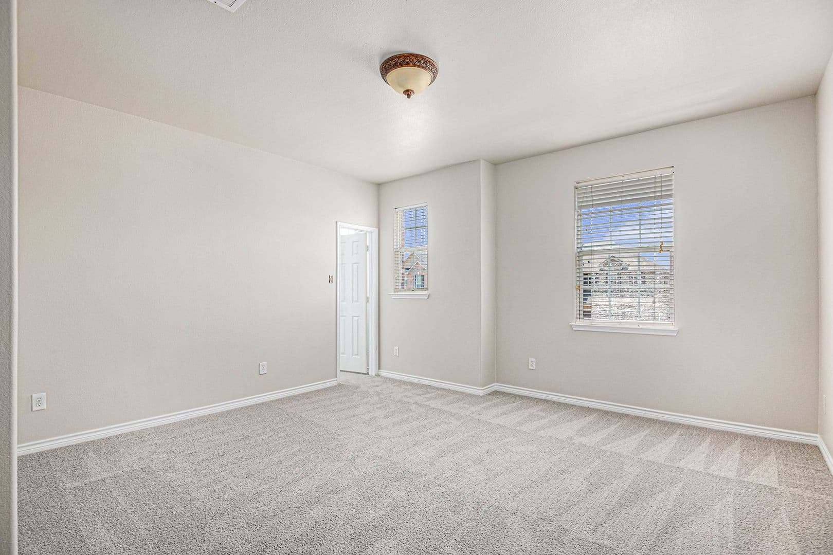 Euless House: 605 Port Royale Way