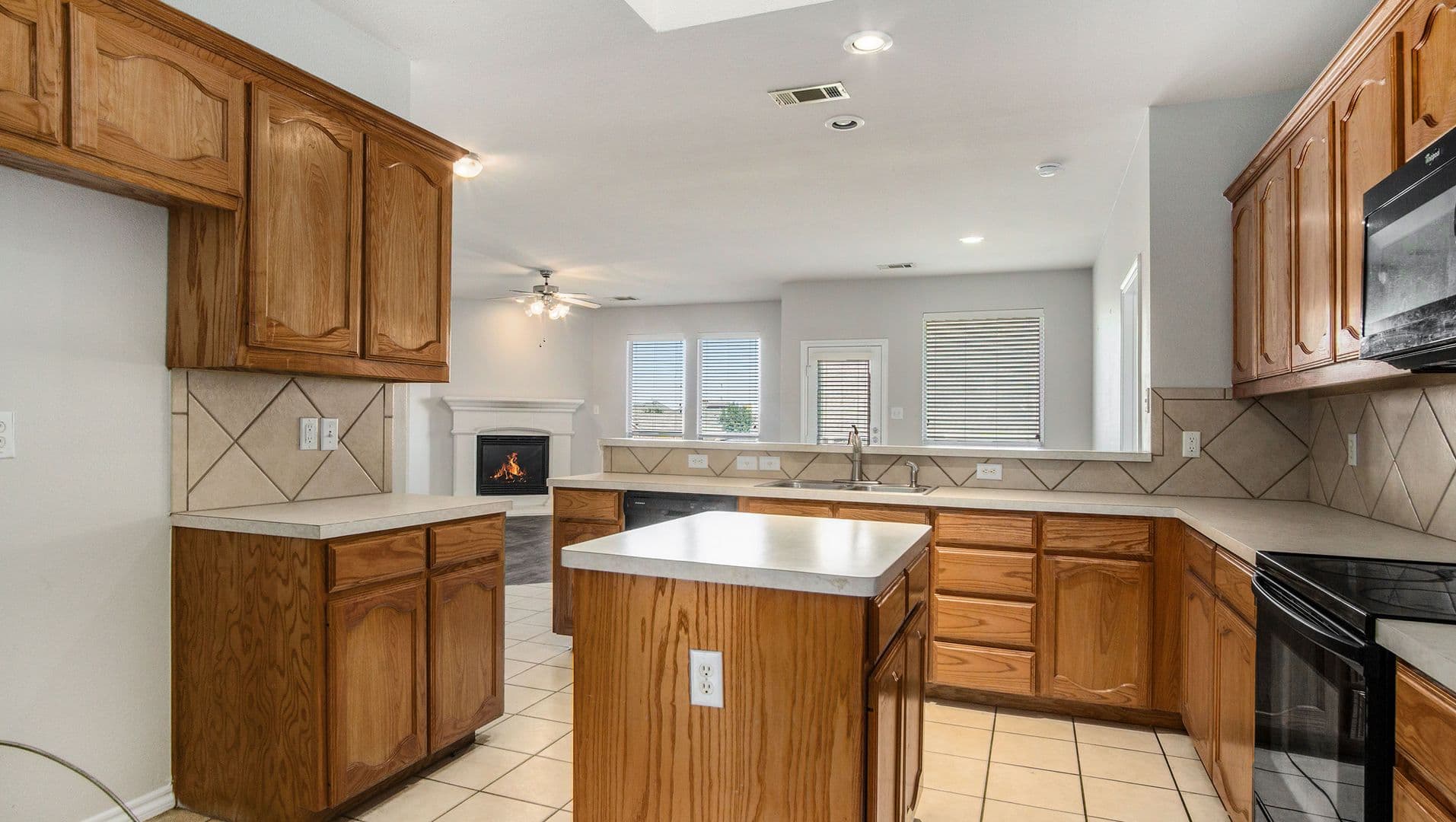 Fort Worth House: 6036 Horse Trap Drive