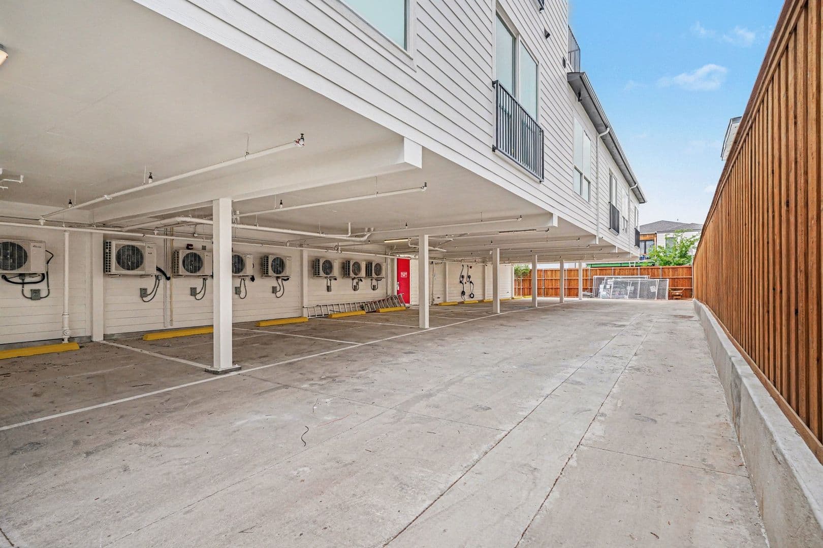 Dallas House: 2217 N Fitzhugh Avenue #301