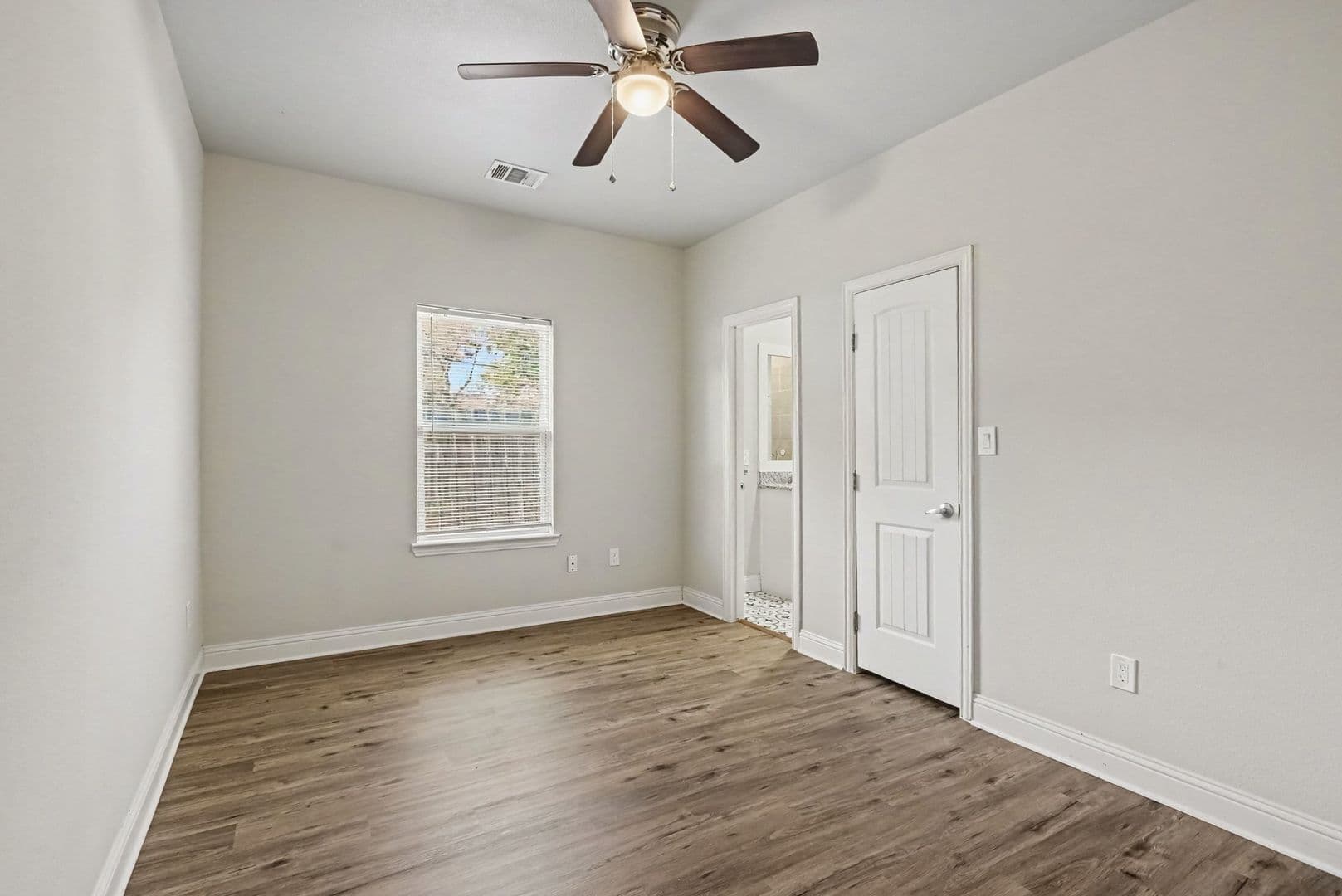 Fort Worth House: 1306 Orange Ave