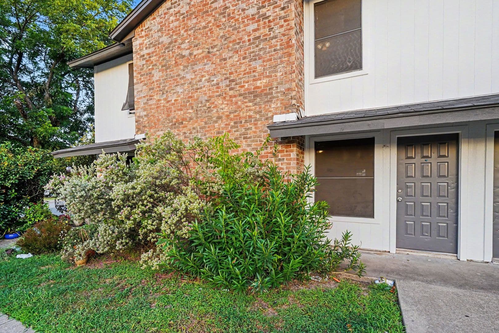 Haltom City House: 3301 Aurora Street