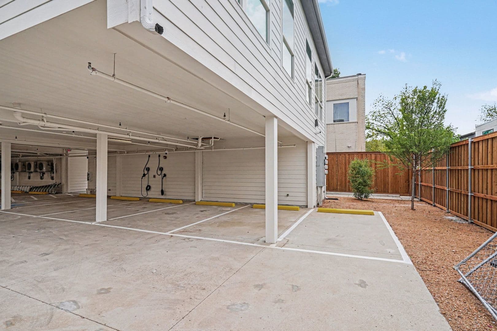 Dallas House: 2217 N Fitzhugh Avenue #101