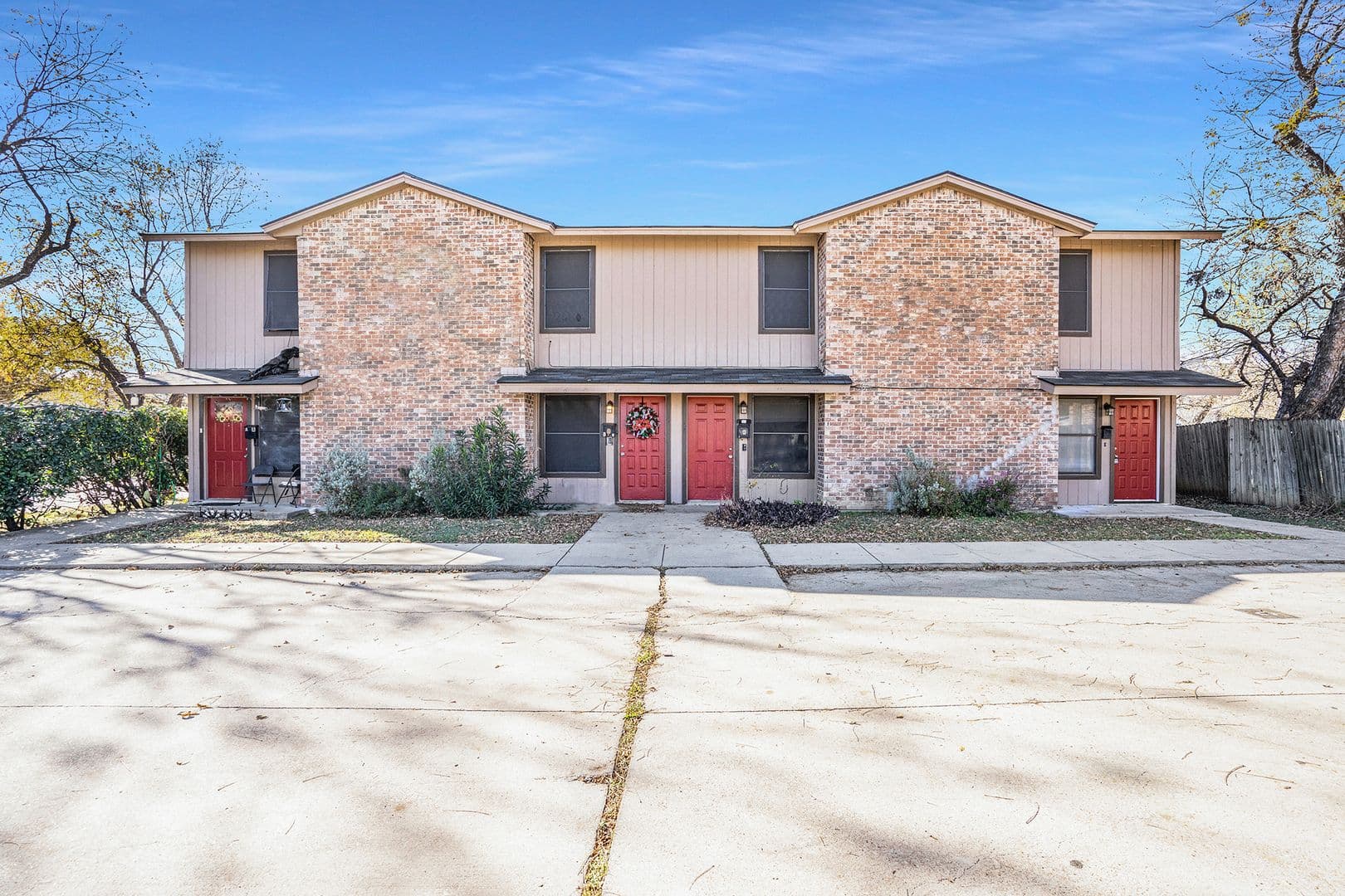 Haltom City House: 3301 Aurora Street