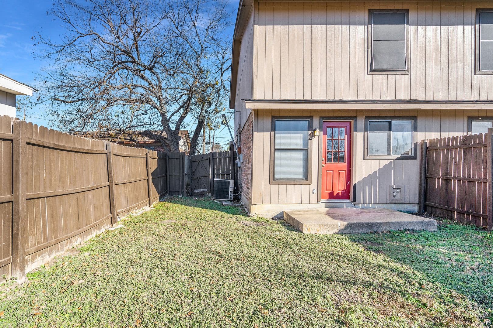 Haltom City House: 3301 Aurora Street