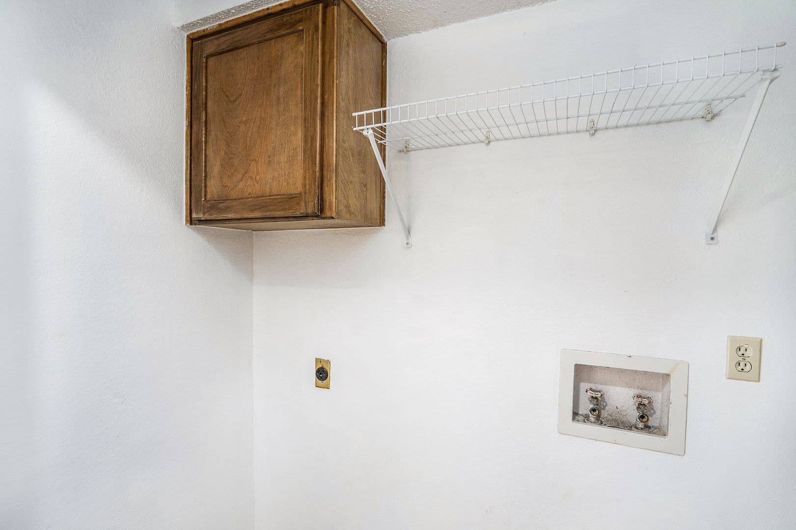 Haltom City House: 3301 Aurora Street