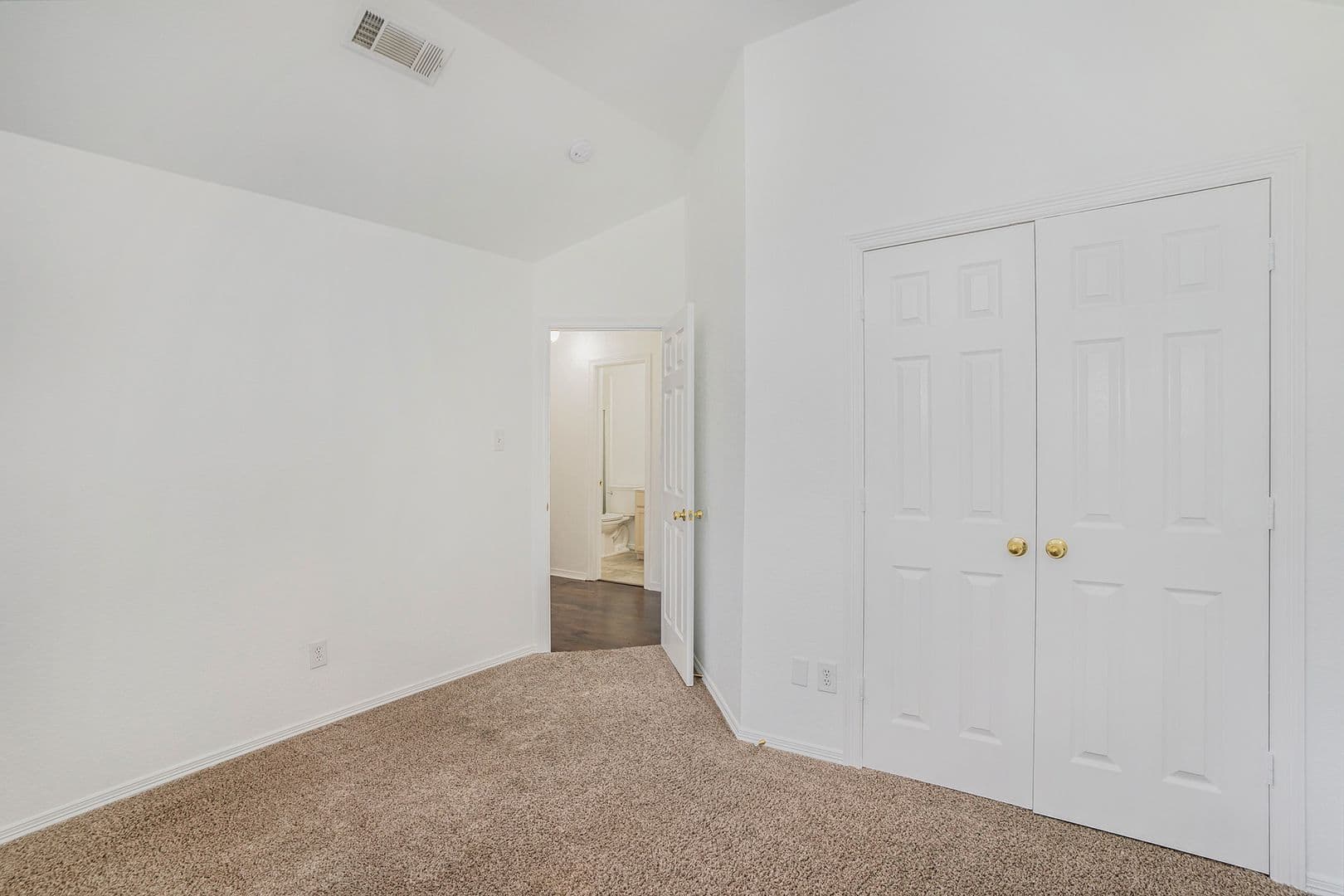 Arlington House: 4712 Shorewood Drive