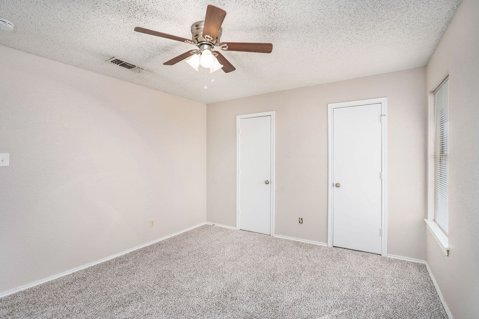 Haltom City House: 3301 Aurora Street