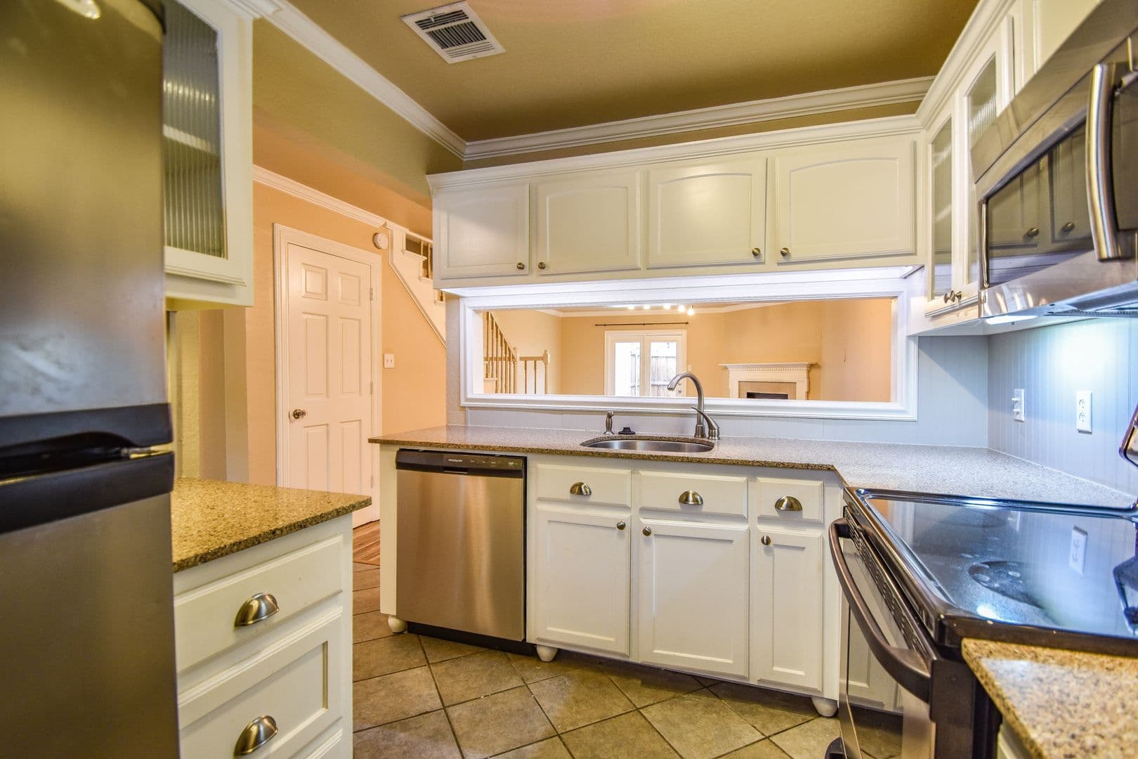 Euless House: 87 Winchester Drive