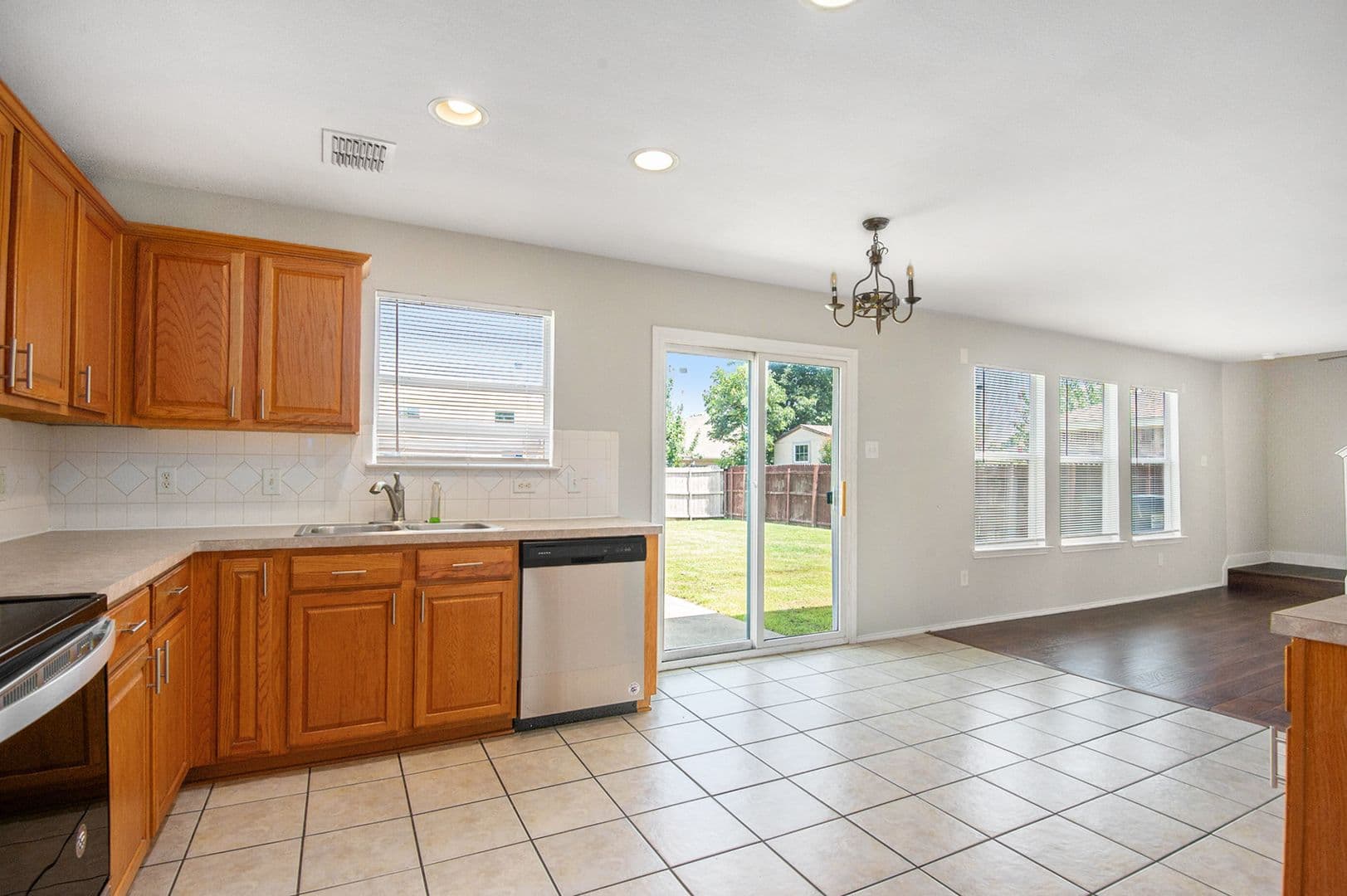 Fort Worth House: 4225 Silverwood Trail