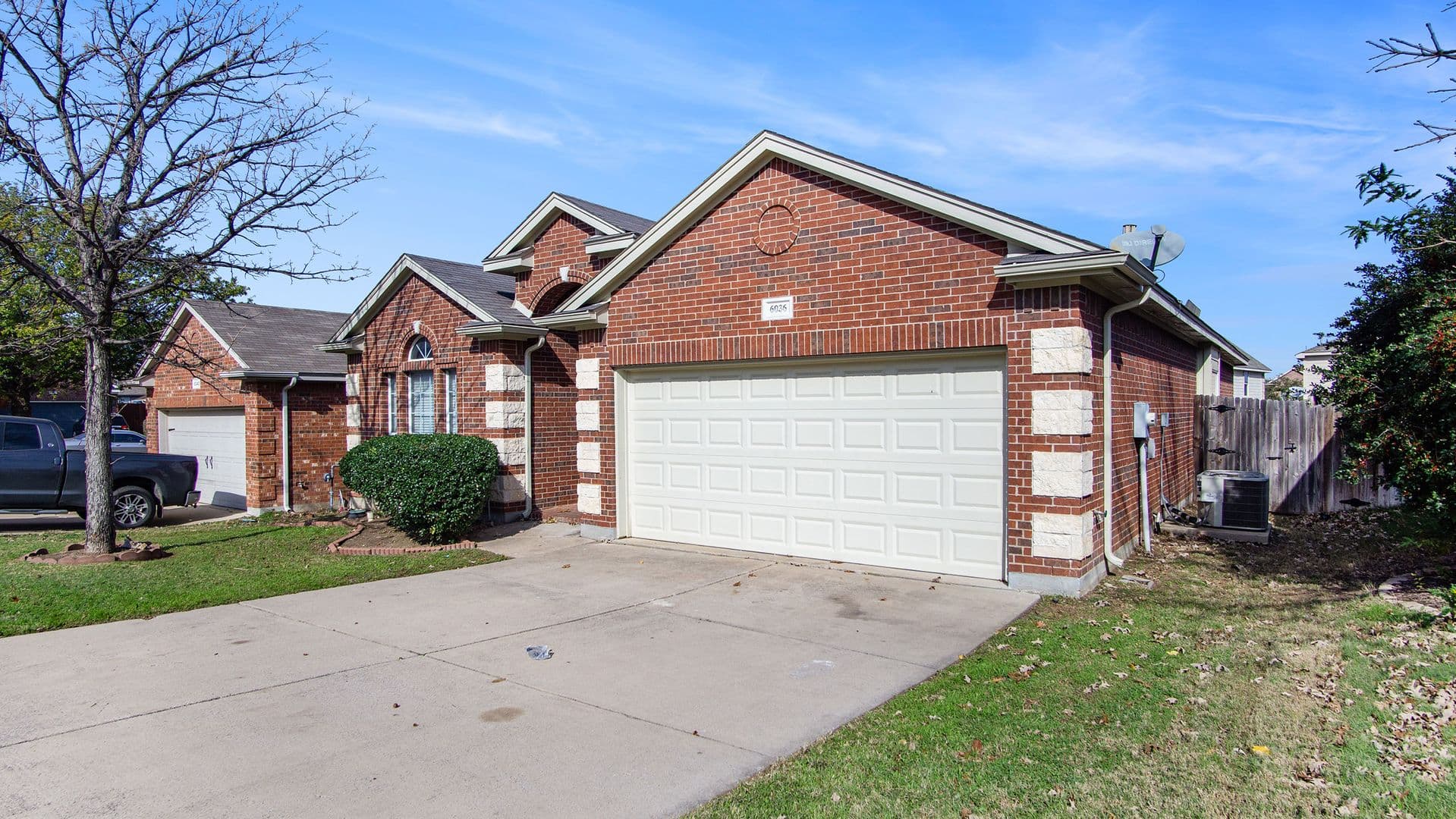 Fort Worth House: 6036 Horse Trap Drive