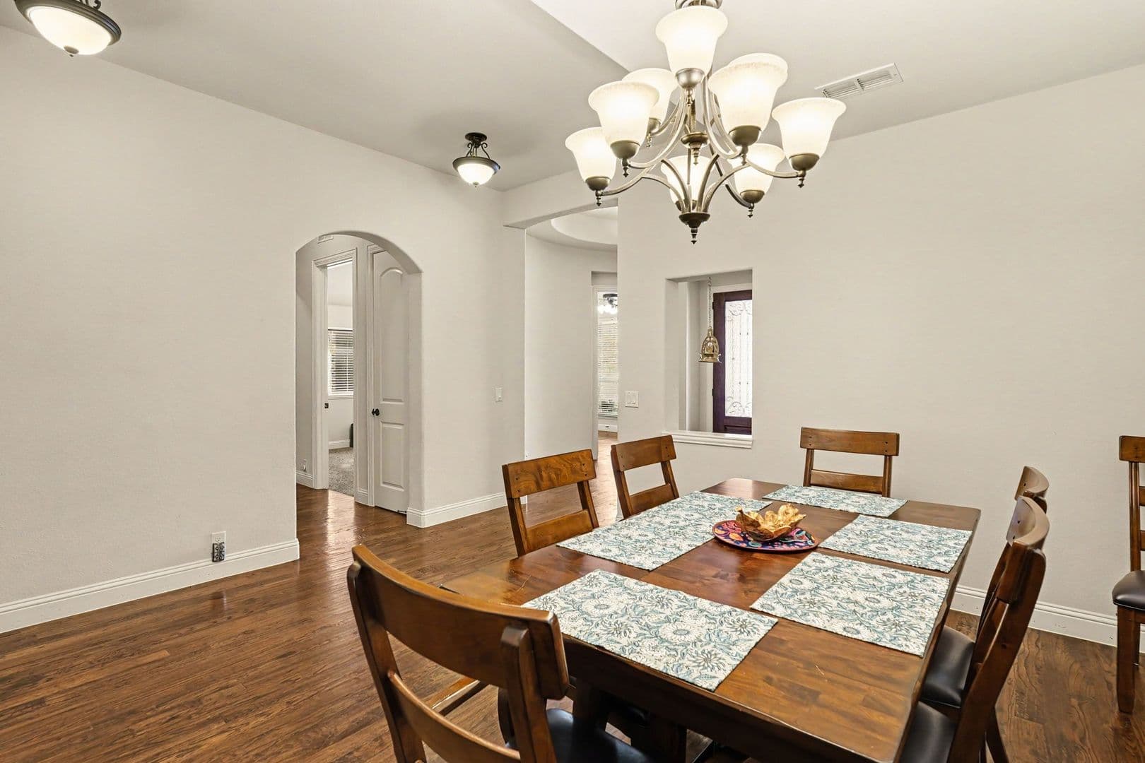 Plano House: 2412 Lynbridge Dr