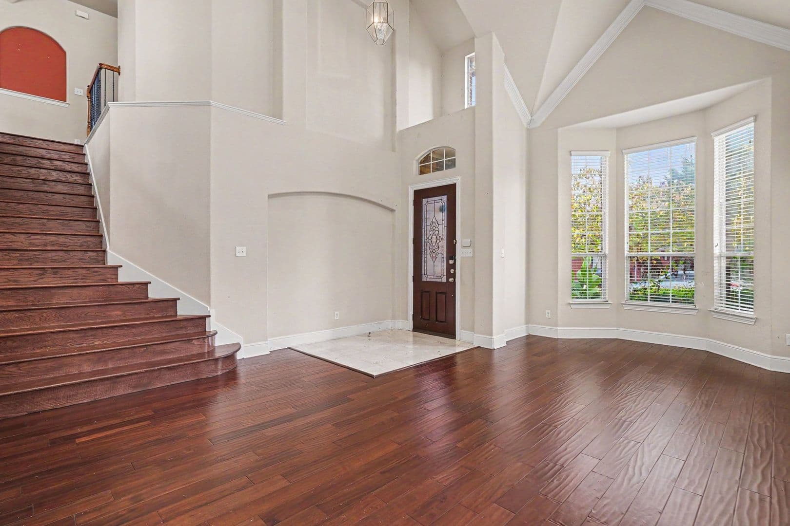 Irving House: 1344 Valley Vista Dr