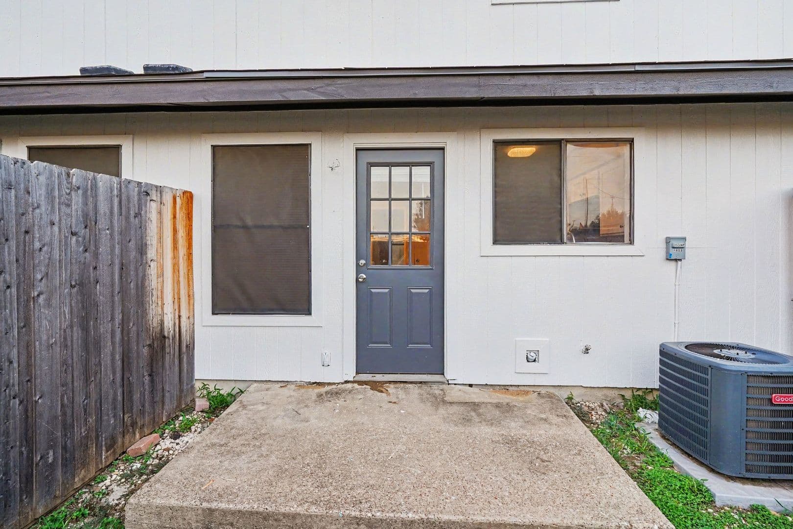 Haltom City House: 3301 Aurora Street