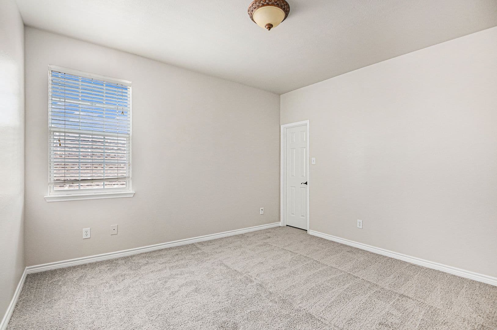 Euless House: 605 Port Royale Way