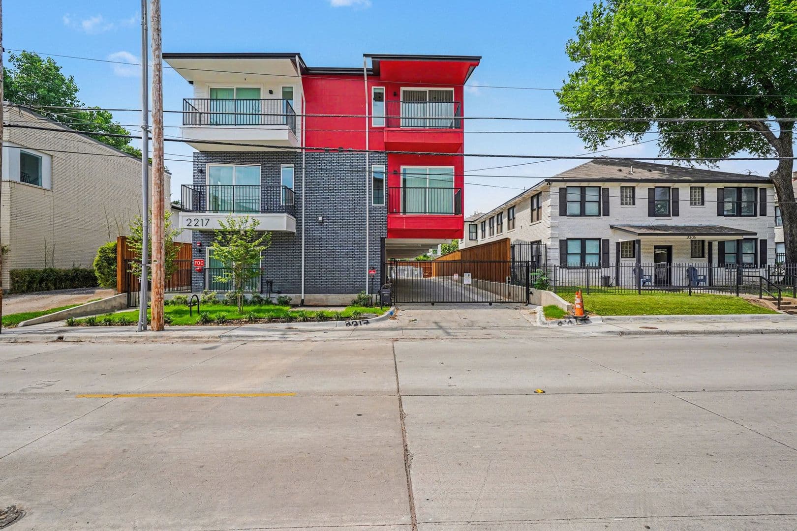 Dallas House: 2217 N Fitzhugh Avenue #301