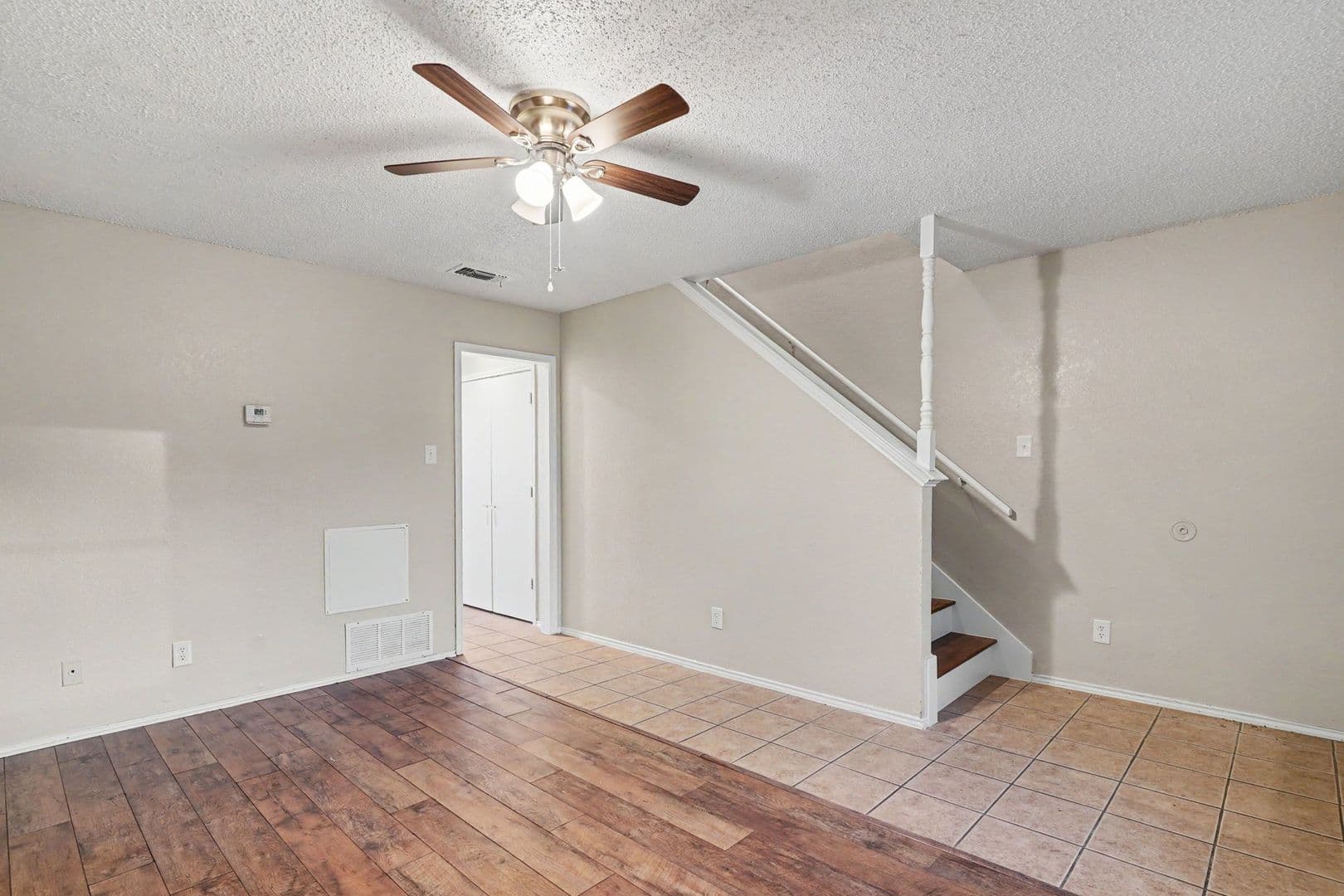 Haltom City House: 3301 Aurora Street