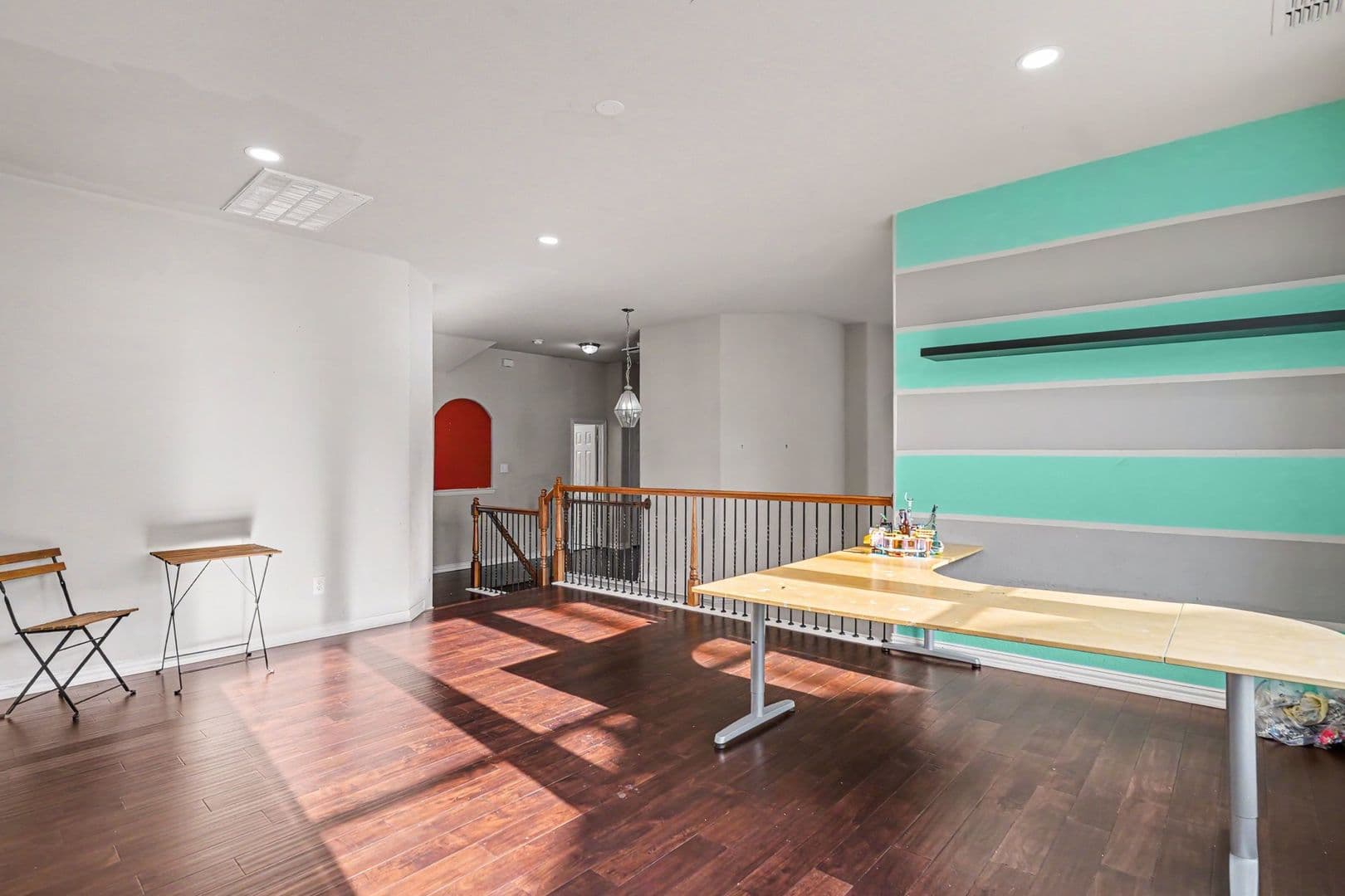 Irving House: 1344 Valley Vista Dr