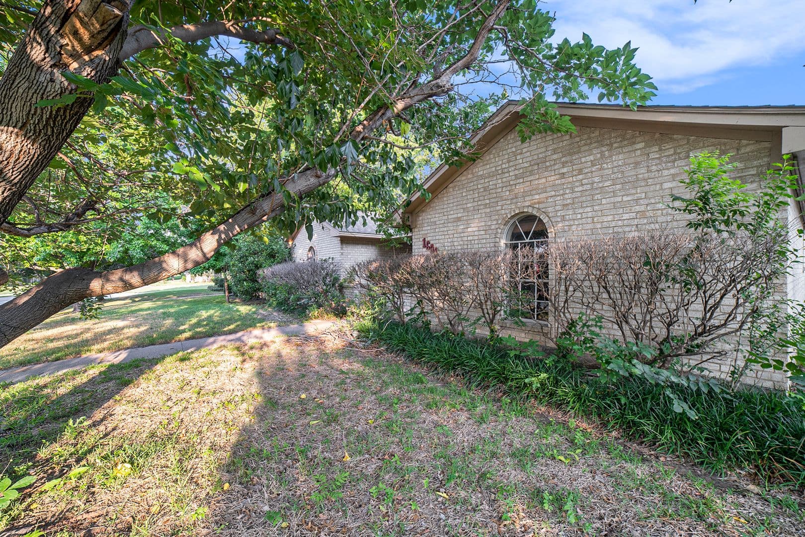 Lewisville House: 1608 San Antone Lane