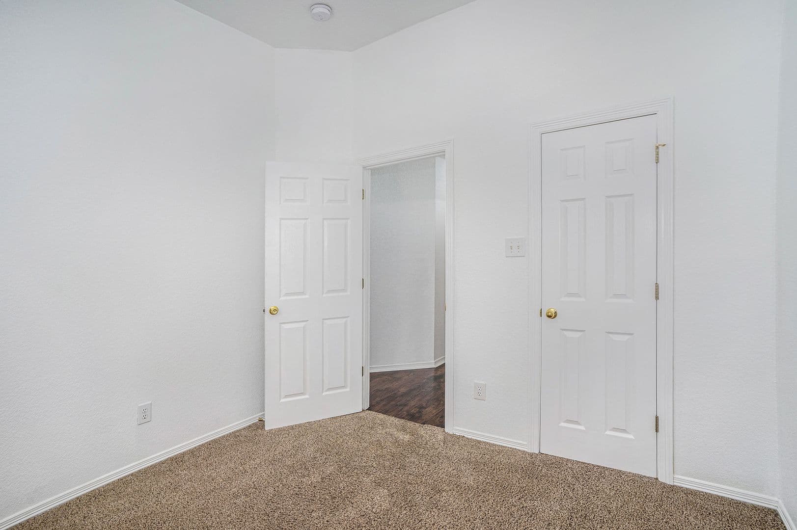 Arlington House: 4712 Shorewood Drive