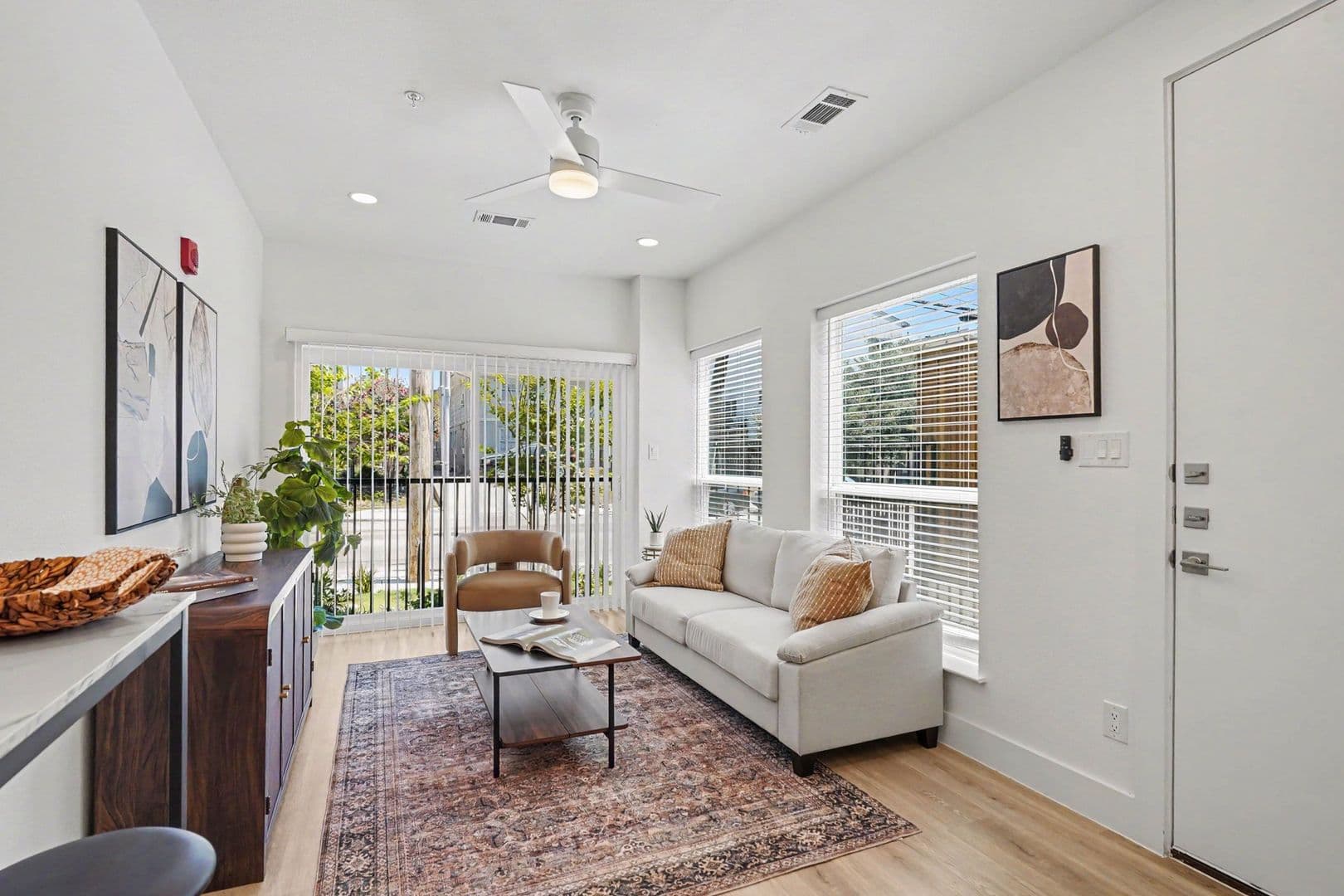 Dallas House: 2217 N Fitzhugh Avenue #101