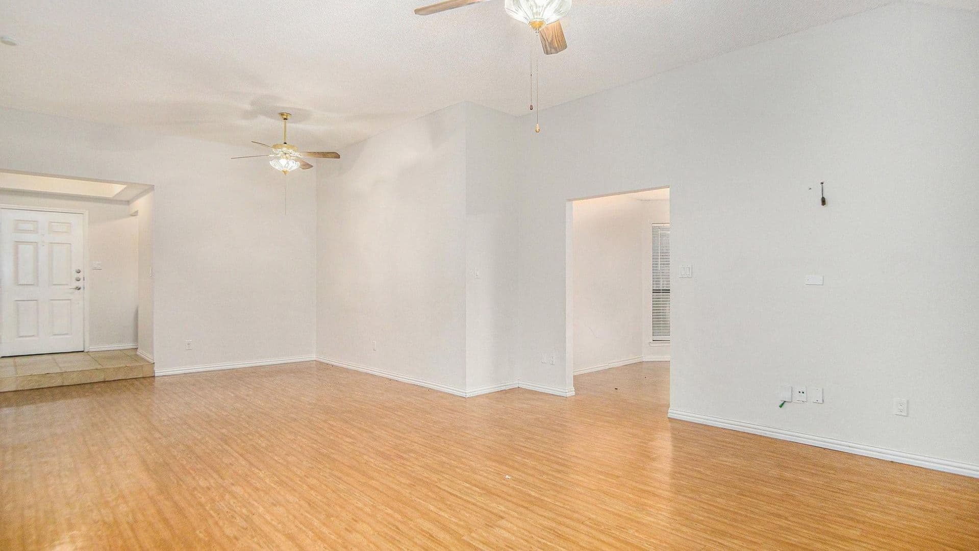 Fort Worth House: 6908 Bentley Ave