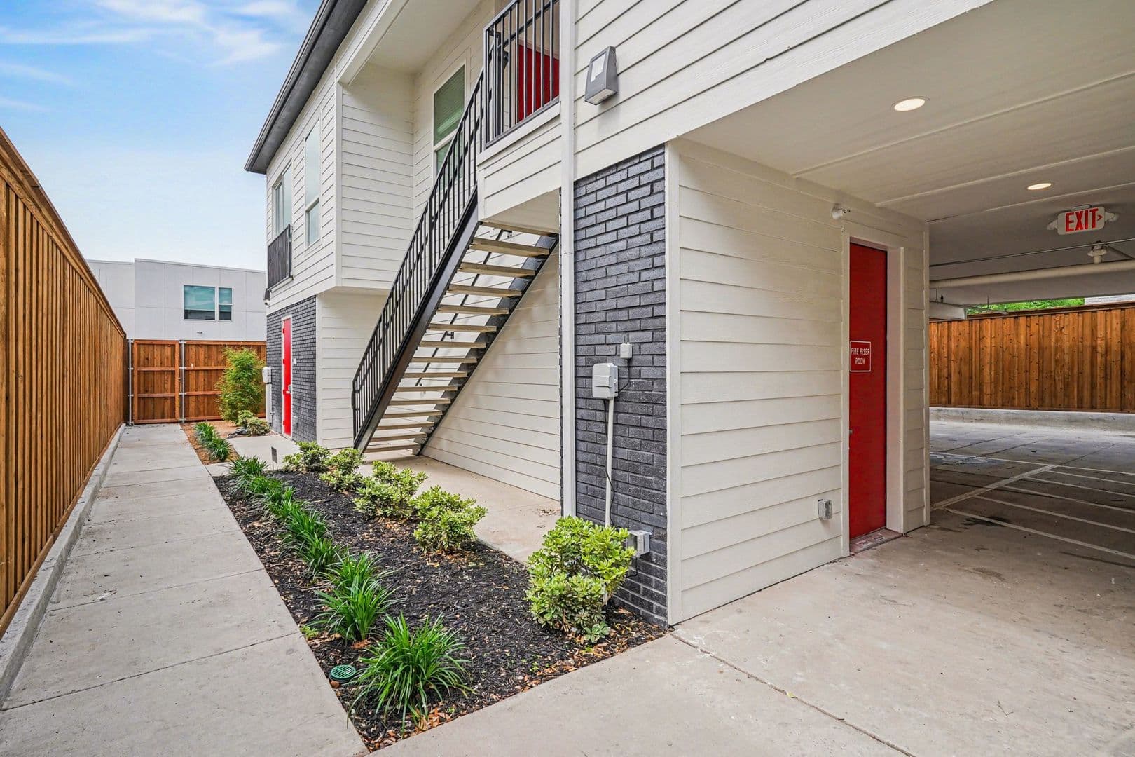 Dallas House: 2217 N Fitzhugh Avenue #101