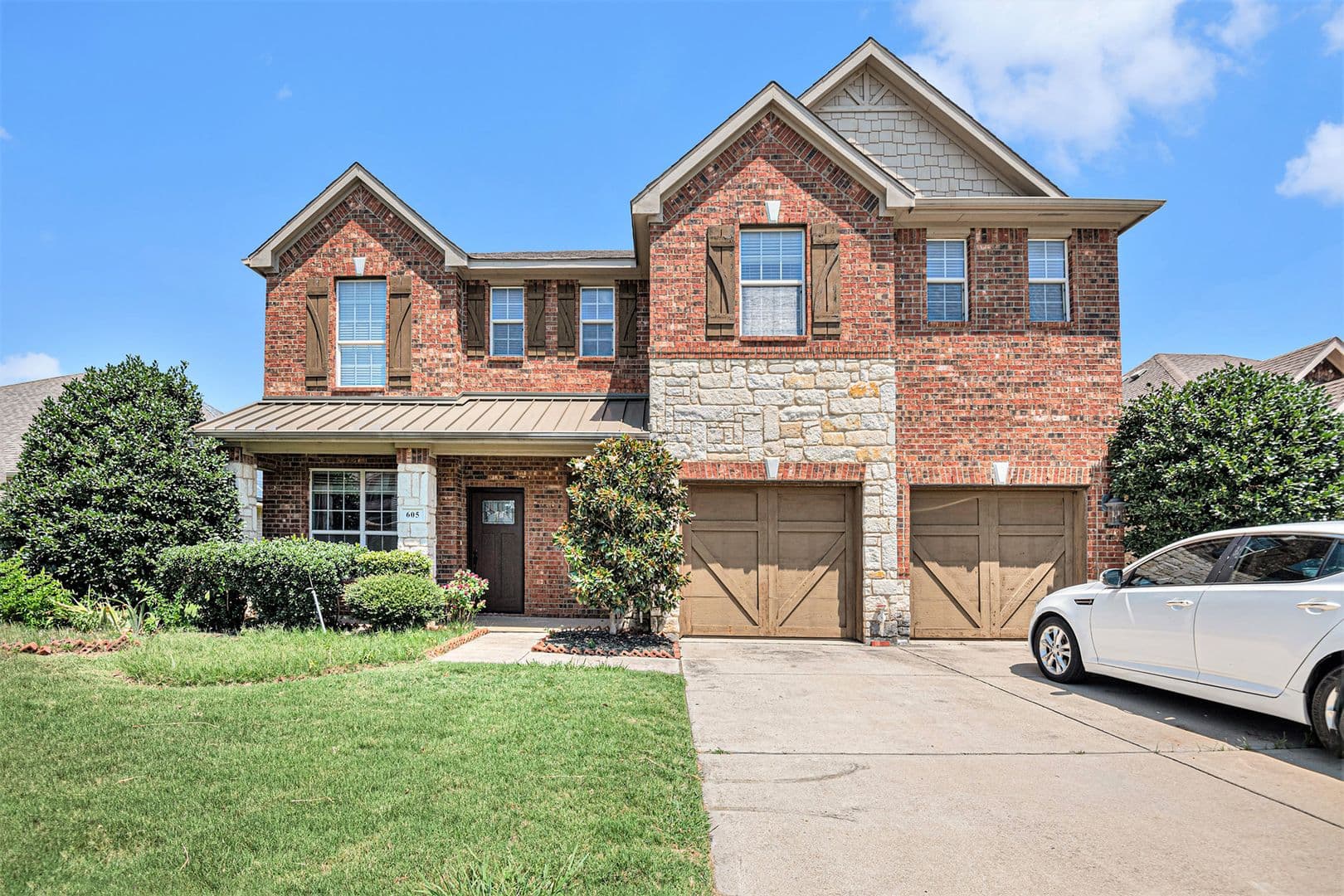 Euless House: 605 Port Royale Way