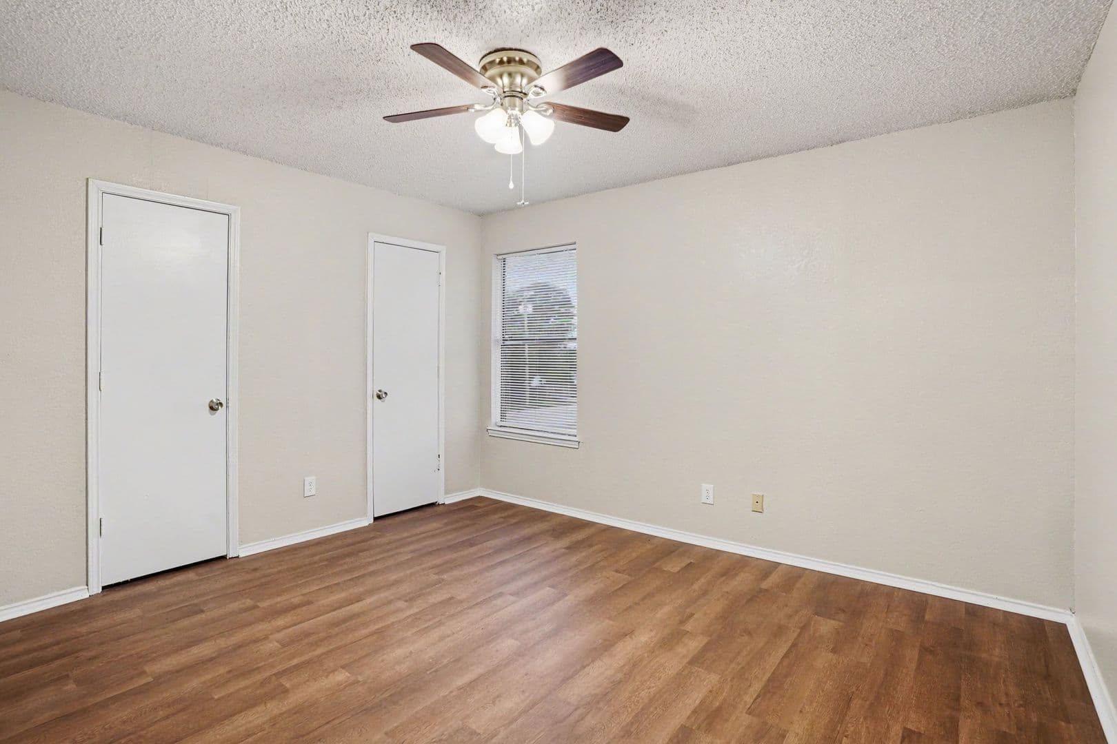 Haltom City House: 3301 Aurora Street