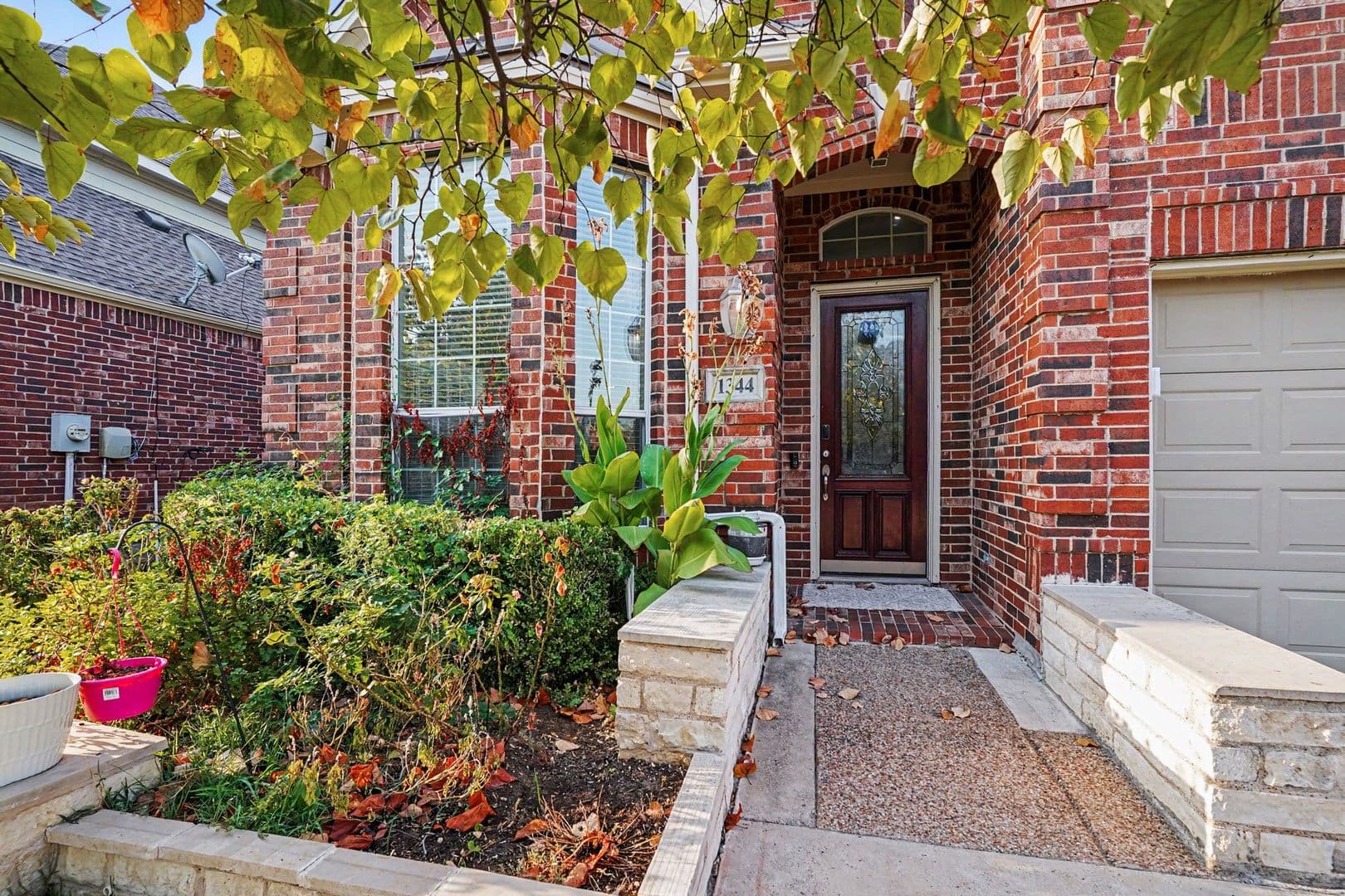 Irving House: 1344 Valley Vista Dr