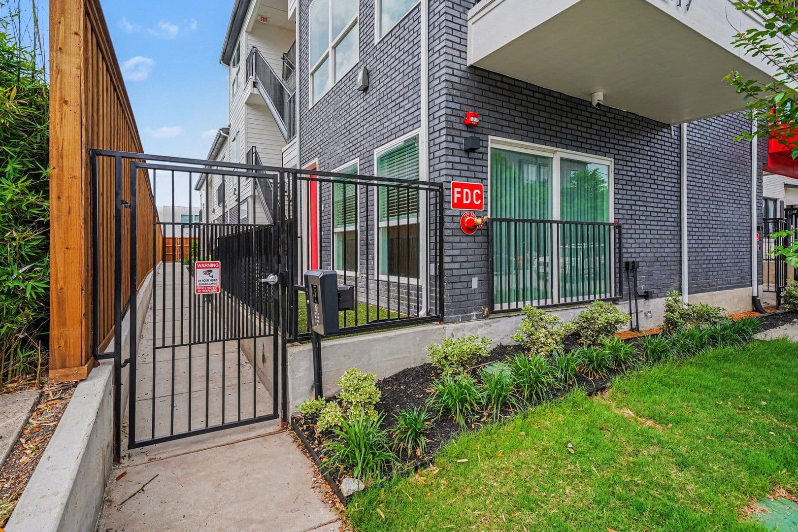 Dallas House: 2217 N Fitzhugh Avenue #101