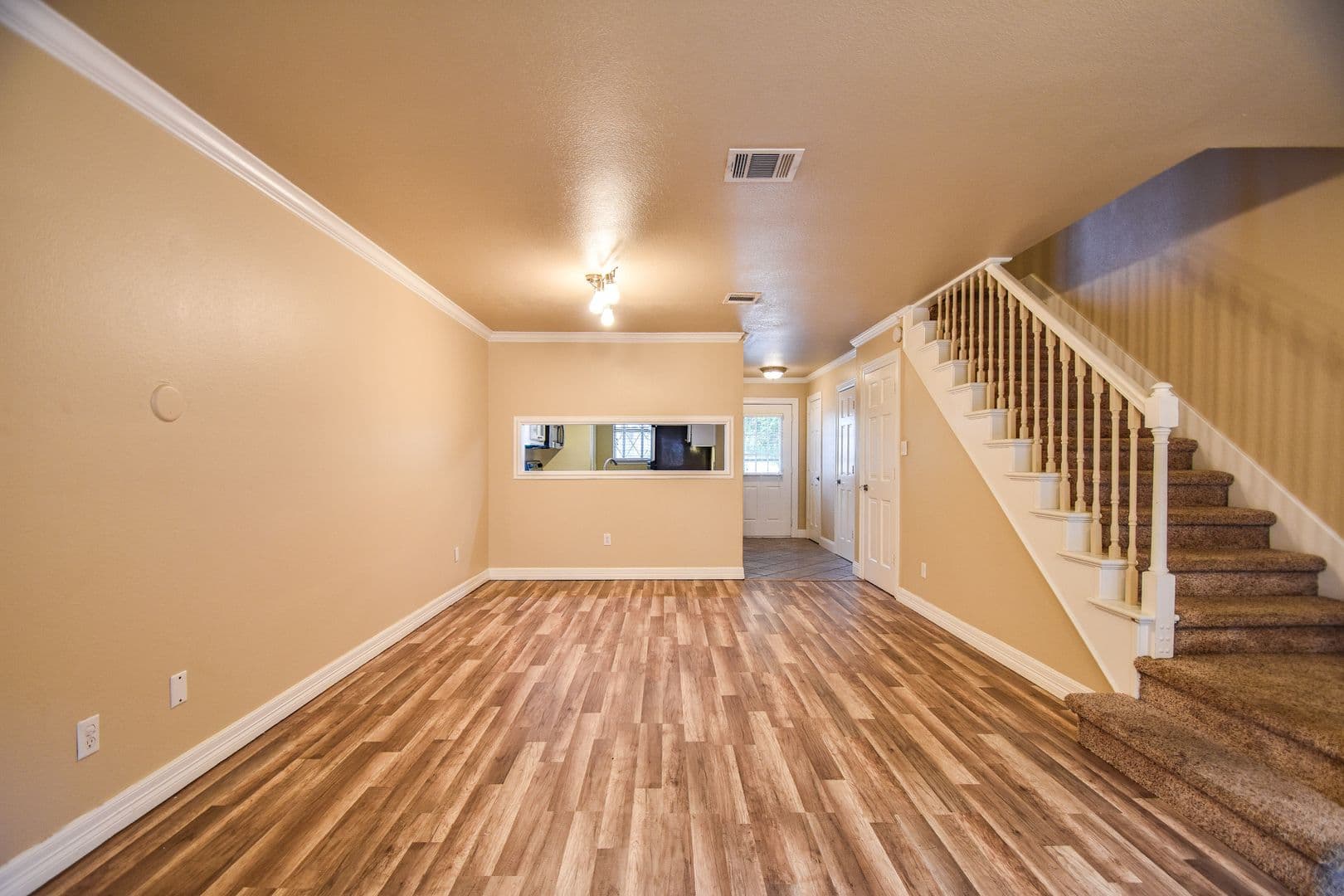 Euless House: 87 Winchester Drive