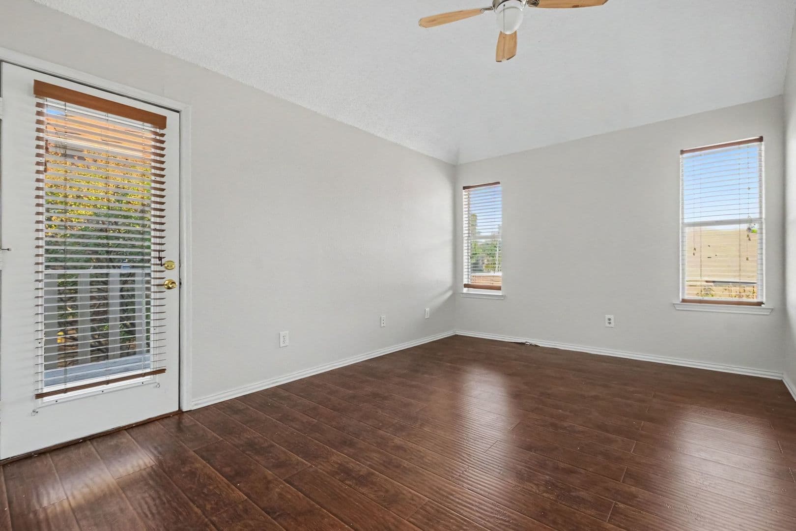 Coppell House: 588 Lake Forest Drive