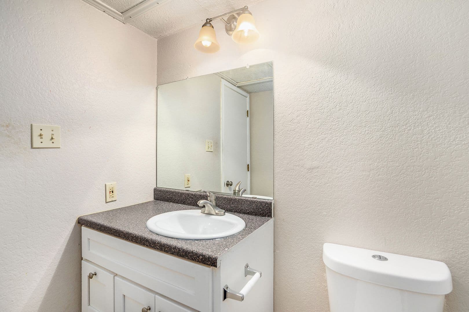 Haltom City House: 3301 Aurora Street
