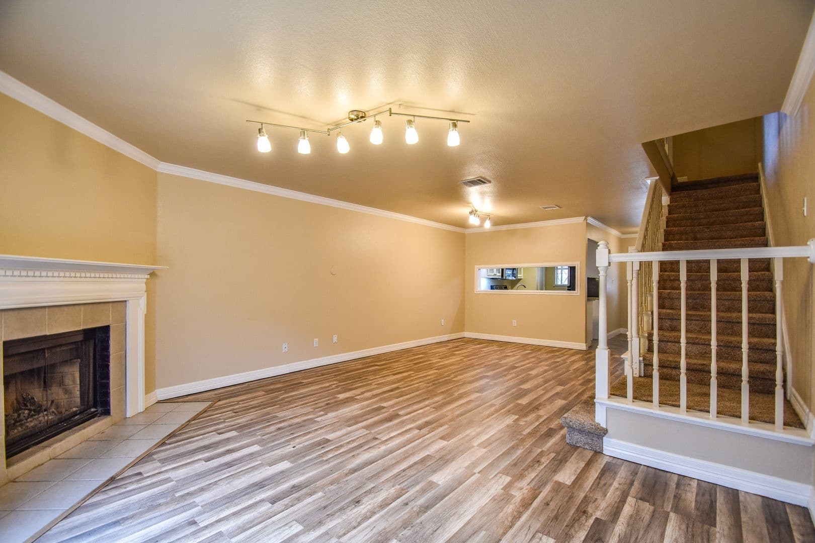 Euless House: 87 Winchester Drive
